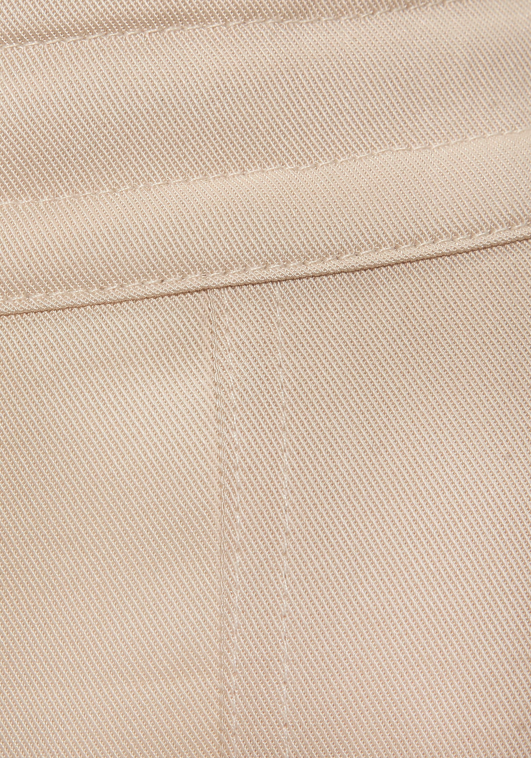 LASCANA Shorts, mit aufgesetzten Taschen und Gummizug, kurze Hose aus Lyocell