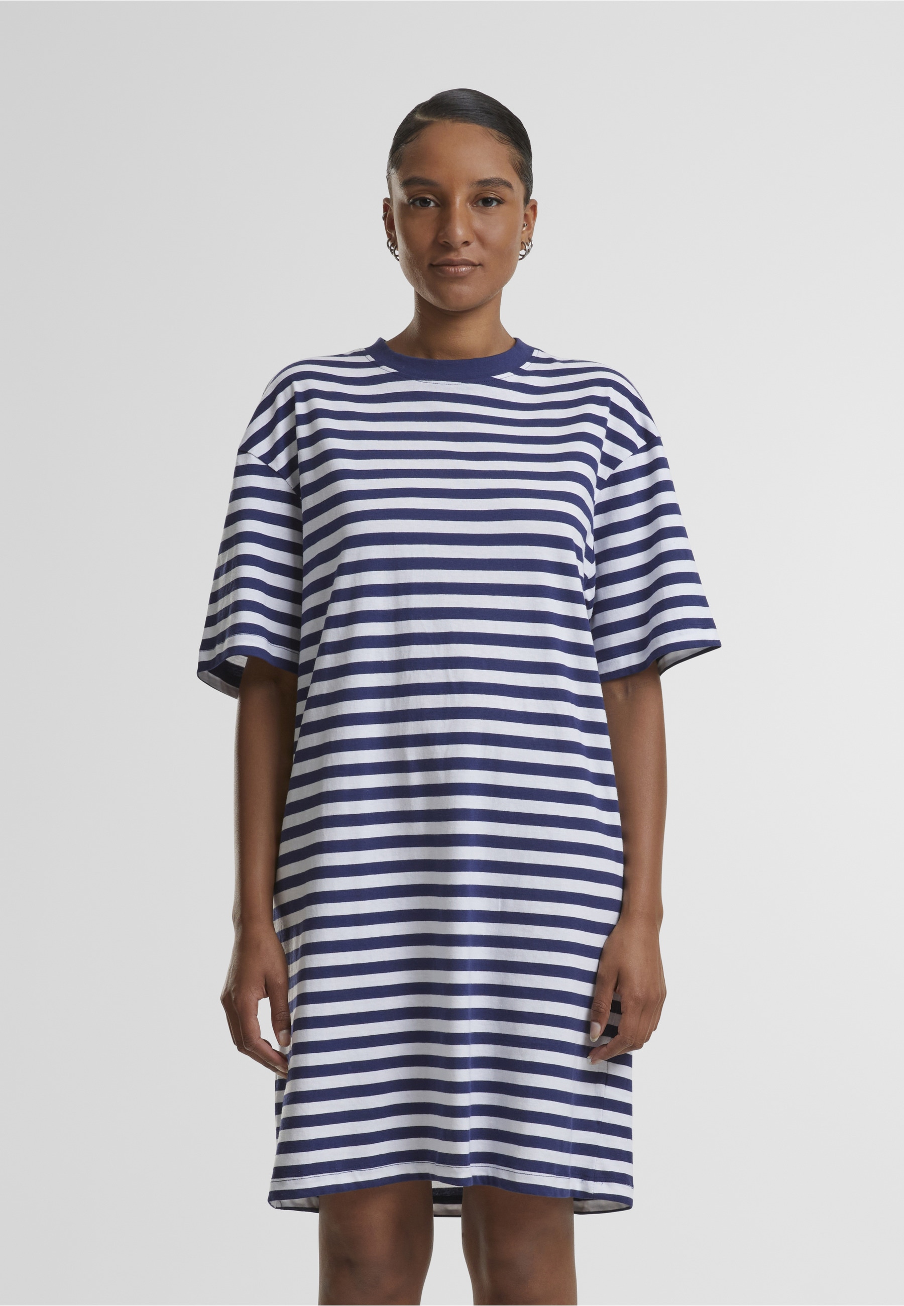 URBAN CLASSICS Shirtkleid »Urban Classics Damen Ladies Oversized Striped Tee Dress« 1 Stk. tlg.