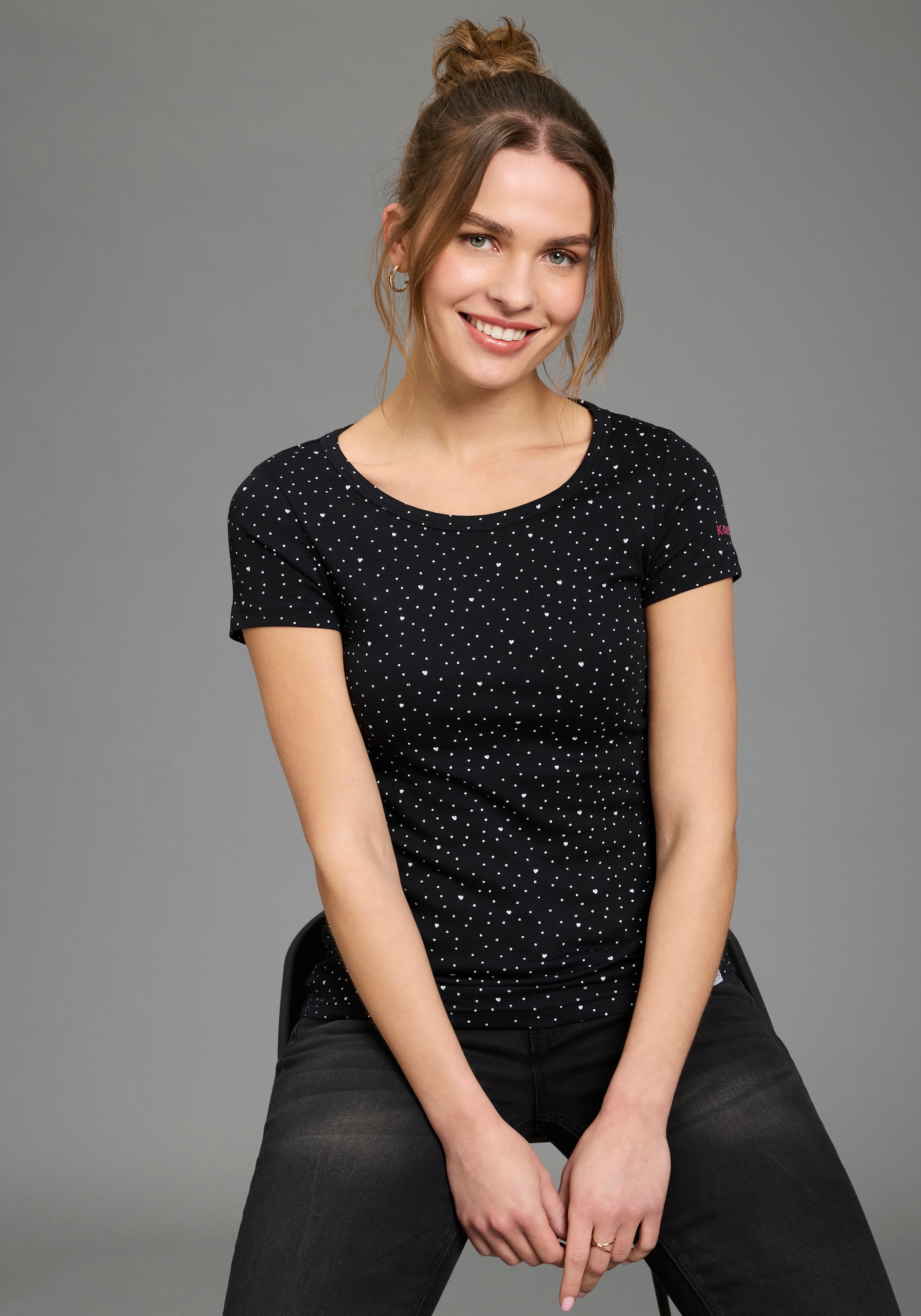 T-Shirt KANGAROOS, Damen, Gr. 52/54, schwarz, Rippware, Obermaterial: 100% Baumwolle, bedruckt, kontrastfarbene Details, sehr figurbetont hüftbedeckend, Rundhals, Shirts T-Shirt, Kurzarm, elastische Rippware, mit Herz-Muster, Rundhalsausschnitt