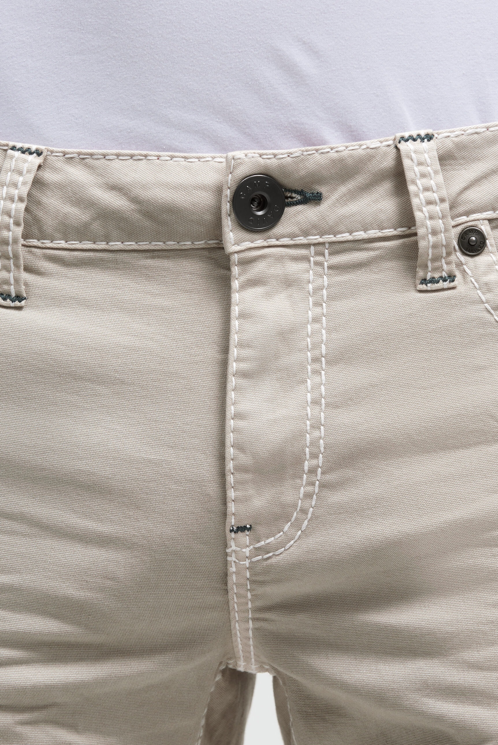 CAMP DAVID Jeansshorts mit geknöpften Klappentaschen am Gesäß