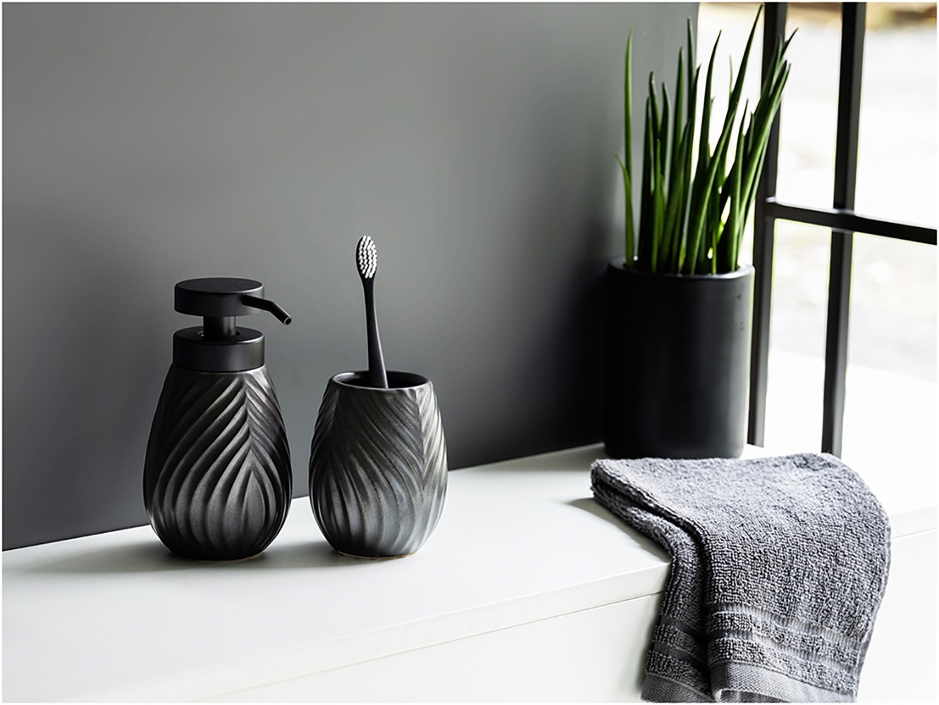 WENKO Badaccessoire-Set "Modell Idro Anthrazit" Seifenspender und Zahnputzb günstig online kaufen