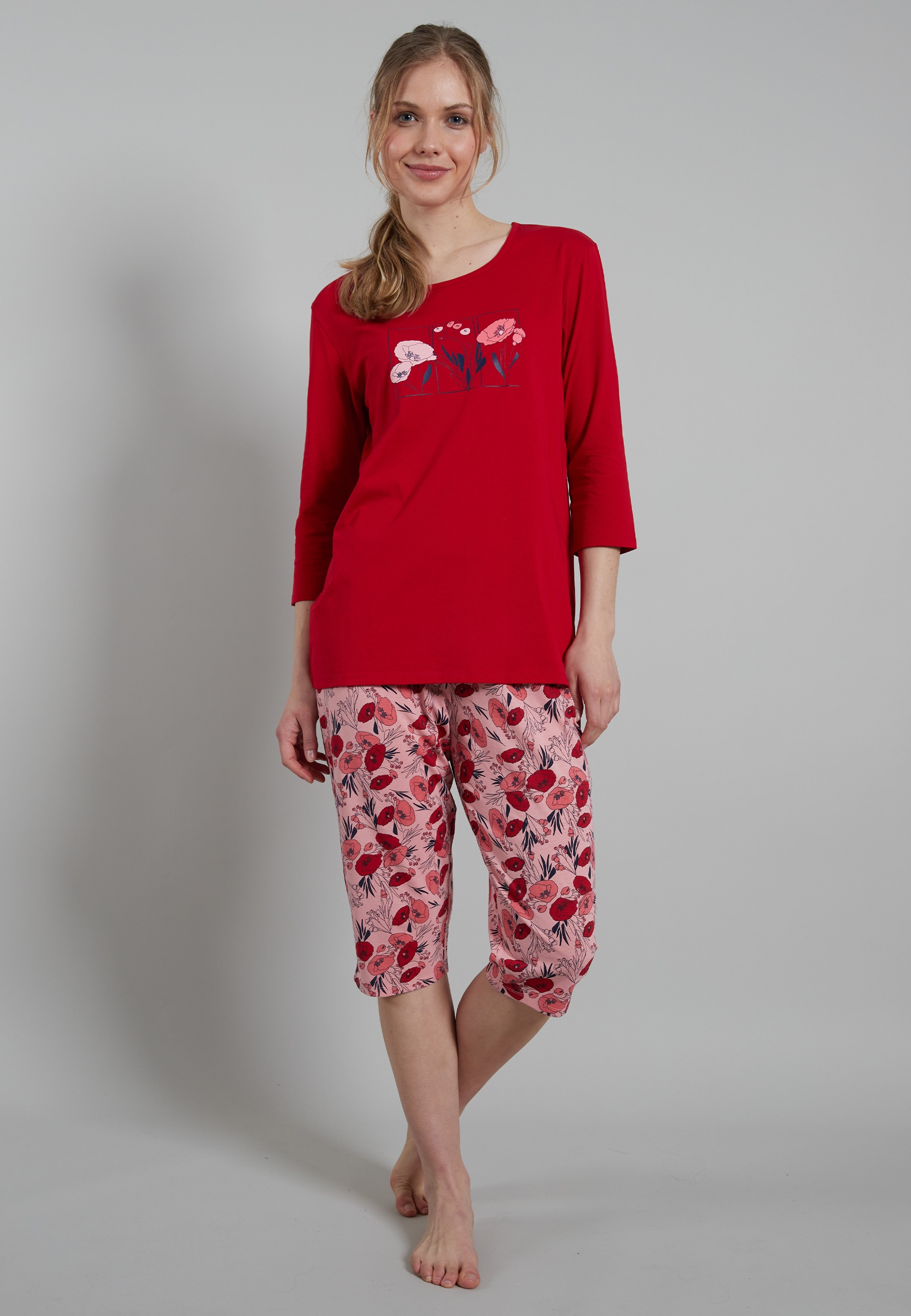 Pyjama, ein echter Hingucker mit verspieltem Print und passender Hose