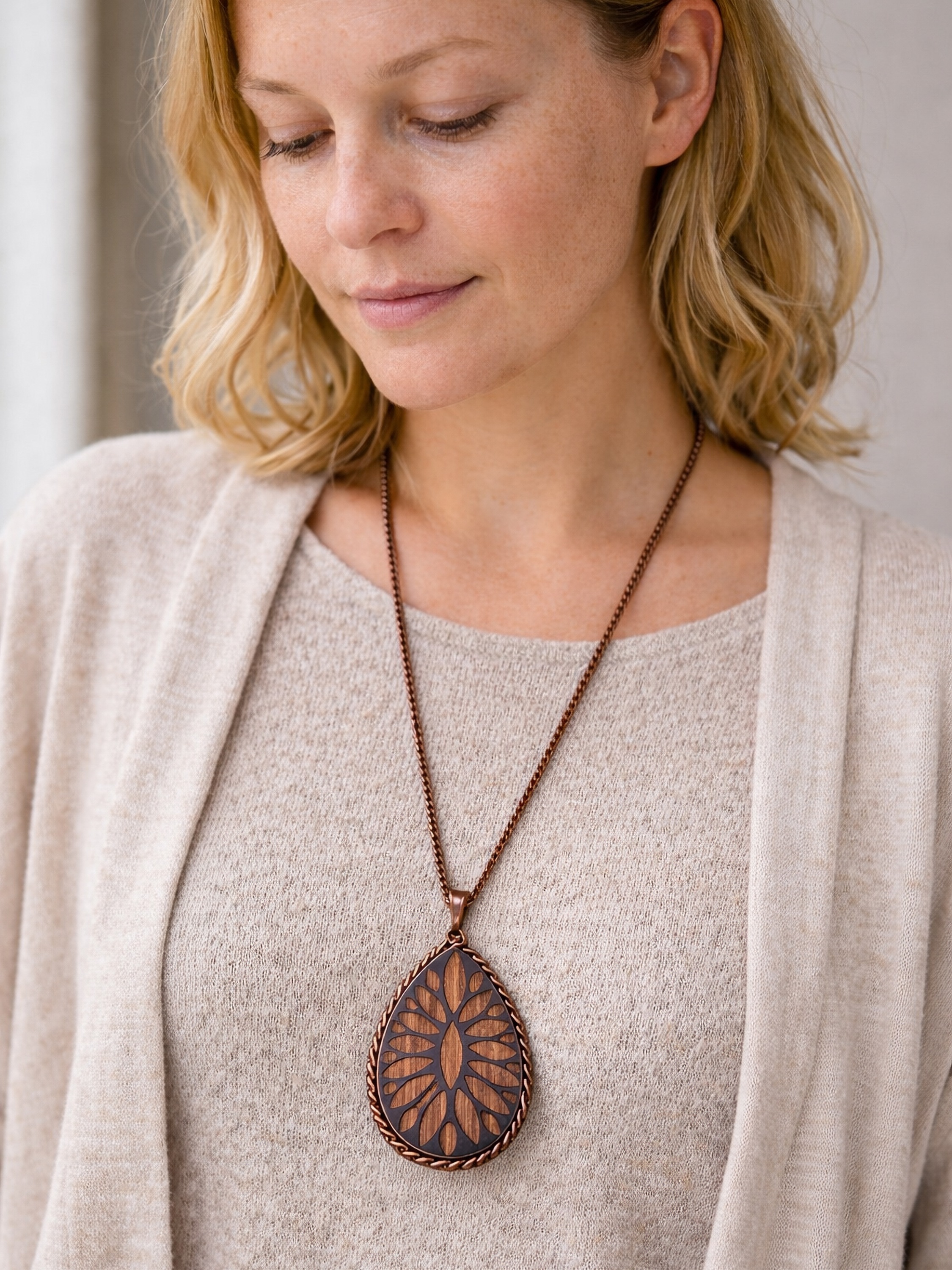 COLLEZIONE ALESSANDRO Lange Kette »Wood« mit Ornamenten und Holz