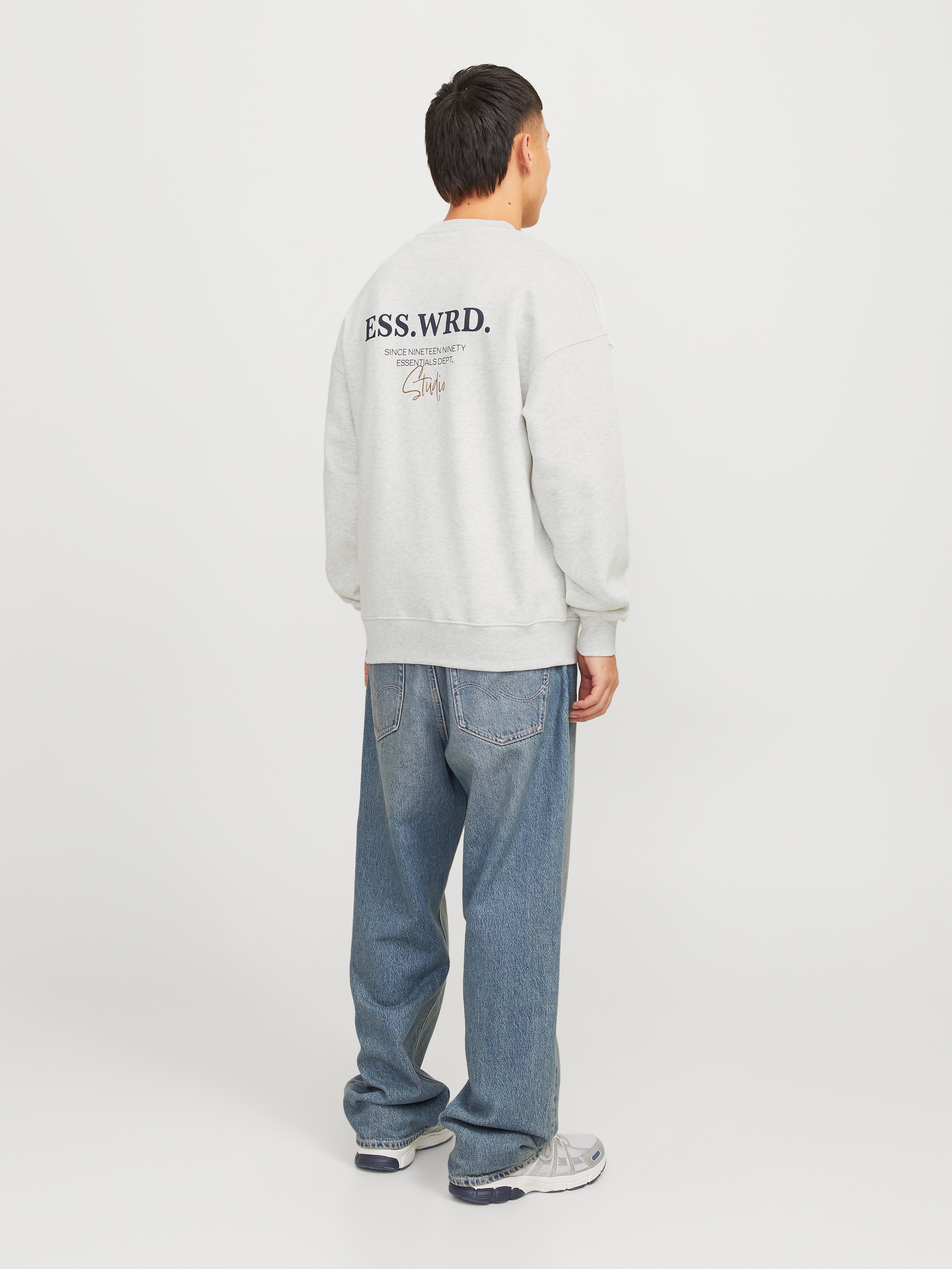 Jack & Jones Sweatshirt »JJEURBAN EDGE STUDIO SWEAT CREW NOOS«, mit Front und Back Print