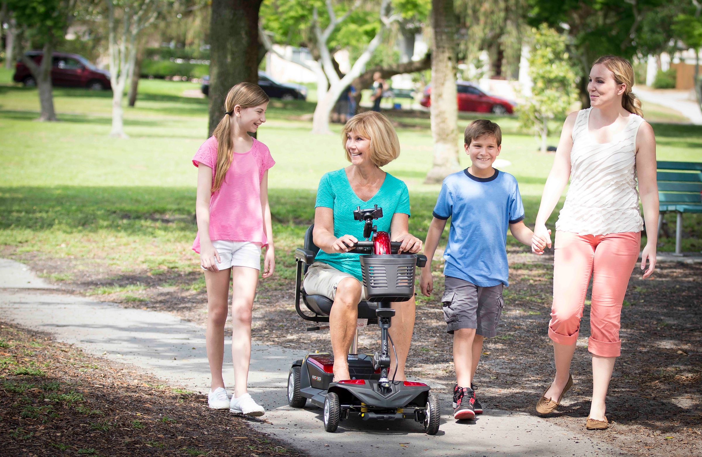 Thumbnail - mobilis Elektromobil "M24 F, Komfort-Reisemobil" 6 km/h Zerlegbar, gefedert, extern ladbare Akkus