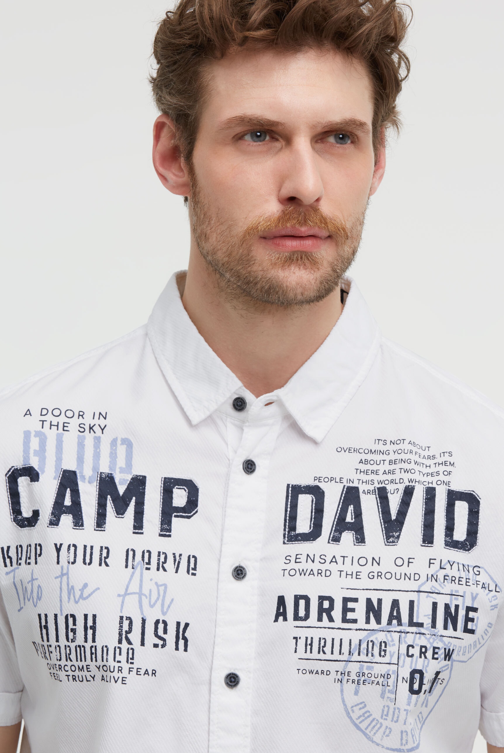 CAMP DAVID Kurzarmhemd mit Kentkragen