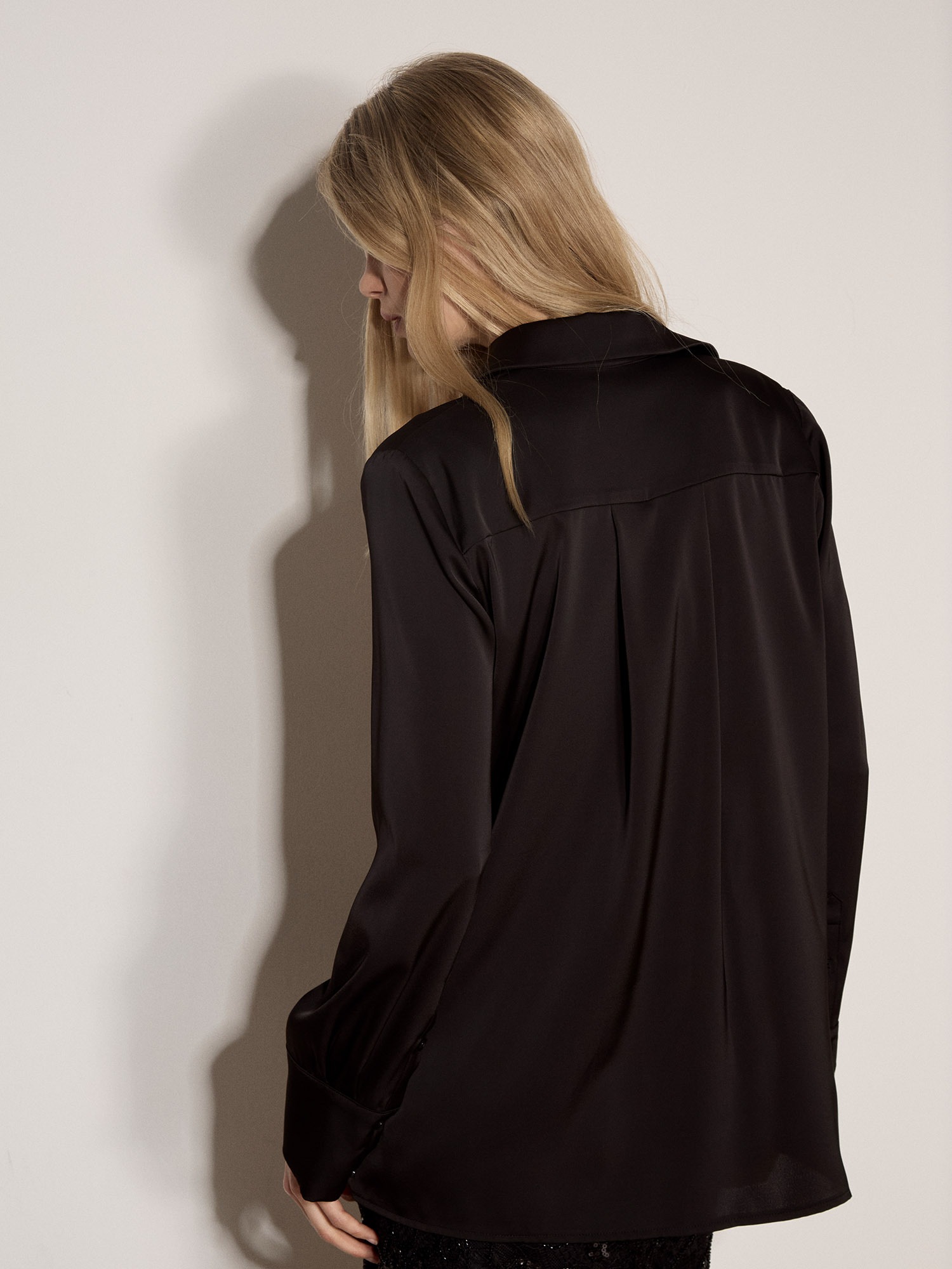 Apricot Klassische Bluse »Übergroßes Satinhemd« mit abgestuftem Saum