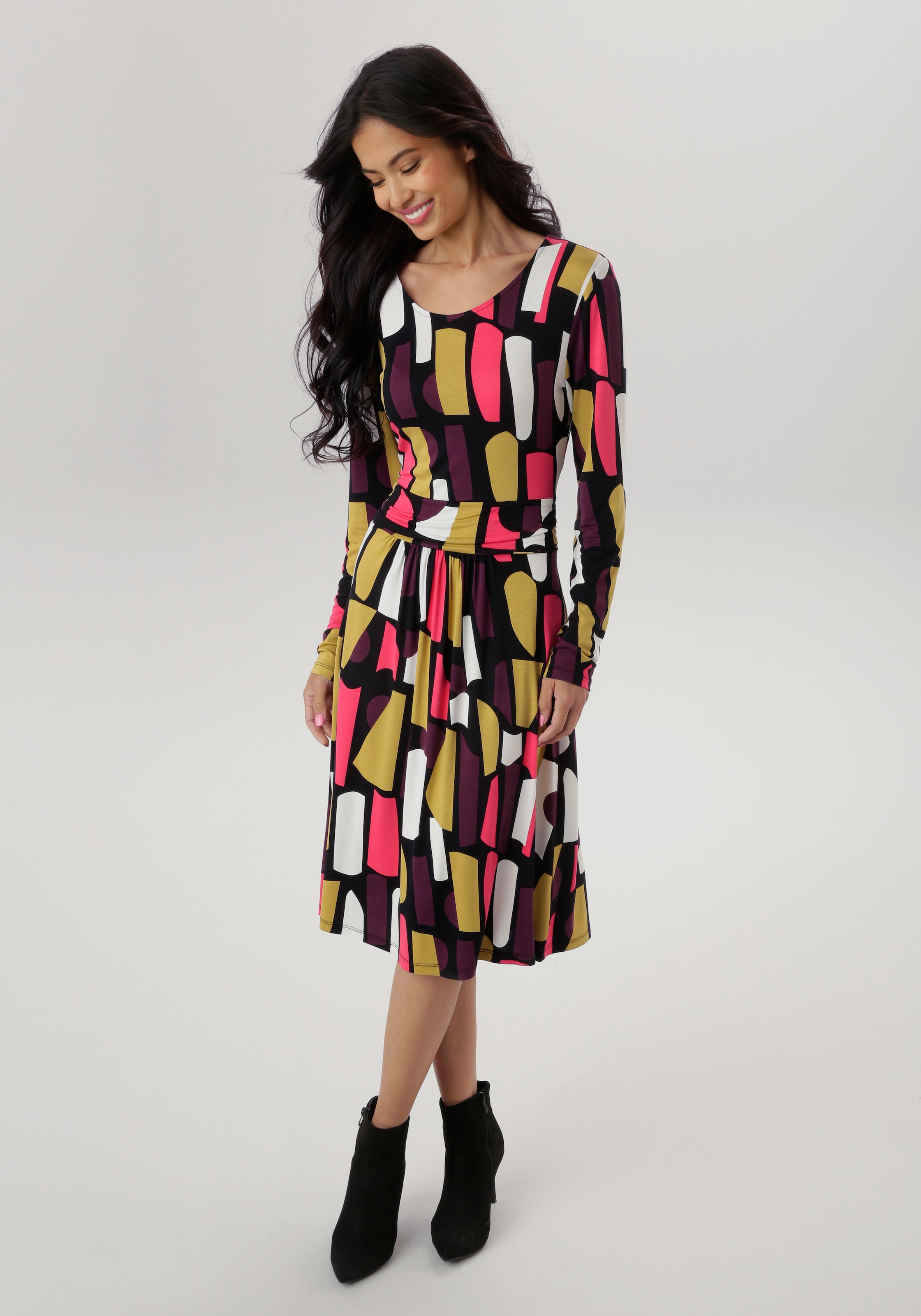 Aniston SELECTED Jerseykleid mit modernen, grafischen Allover-Print günstig online kaufen