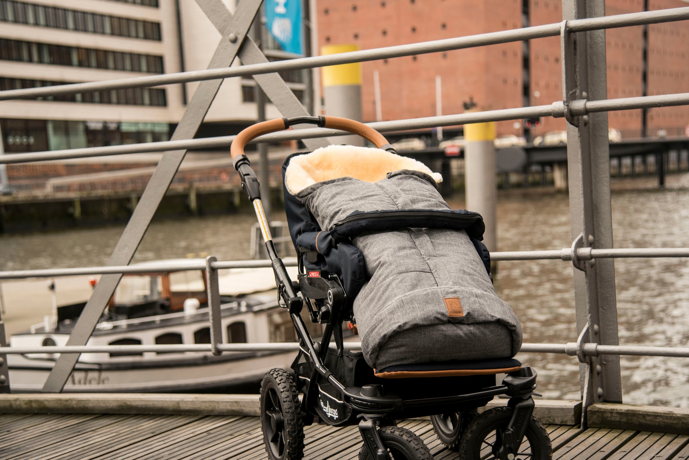 Kinderwagen für Premium - bestellen Felle Buggy, echtem mit Lammfell, & 6 BAUR »Eisbärchen | waschbar Fußsack Gurtschlitze, Heitmann Winterfußsack«,