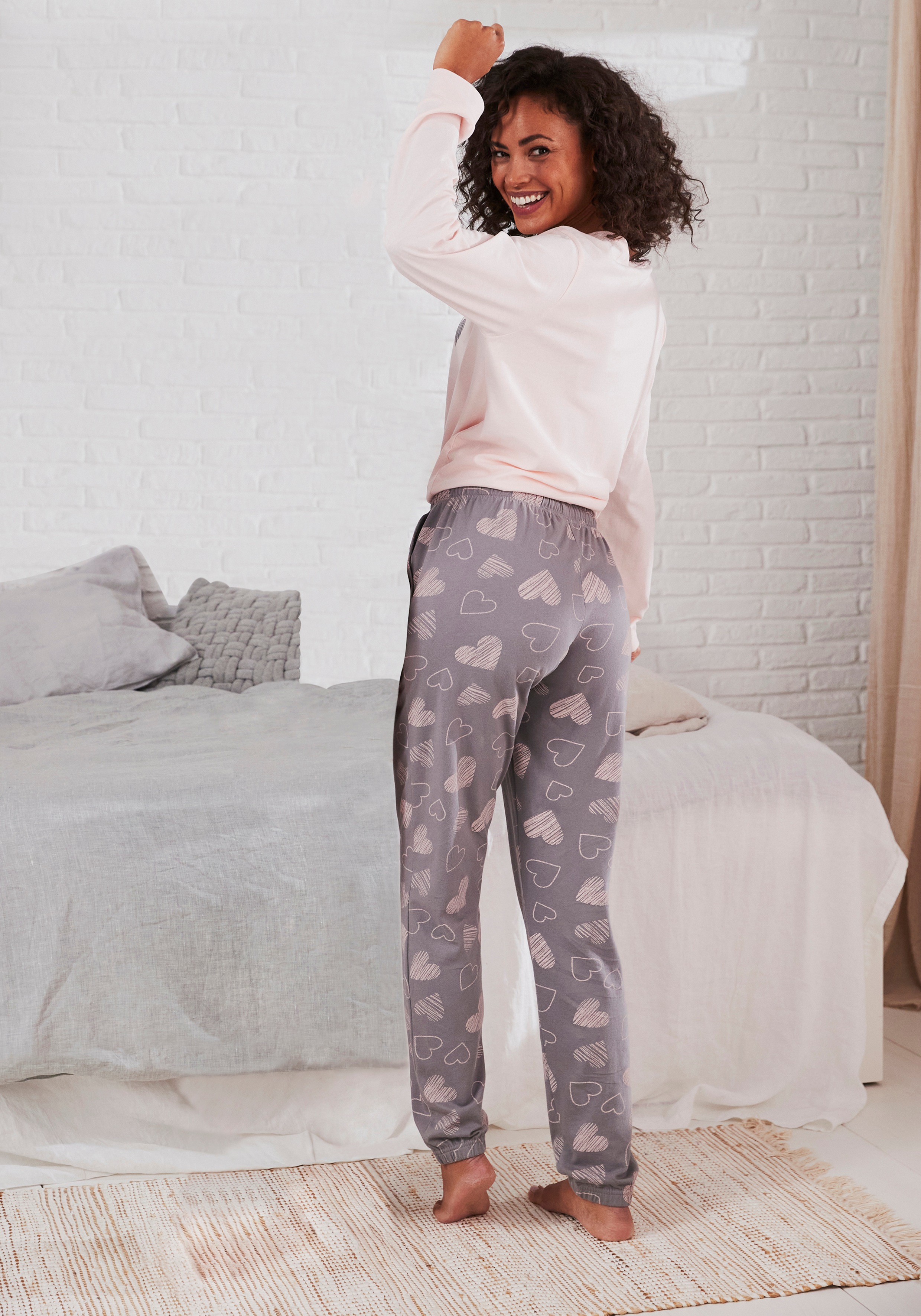 Thumbnail - Vivance Dreams Pyjama 1-teilig, mit süßem Herzchen-Print