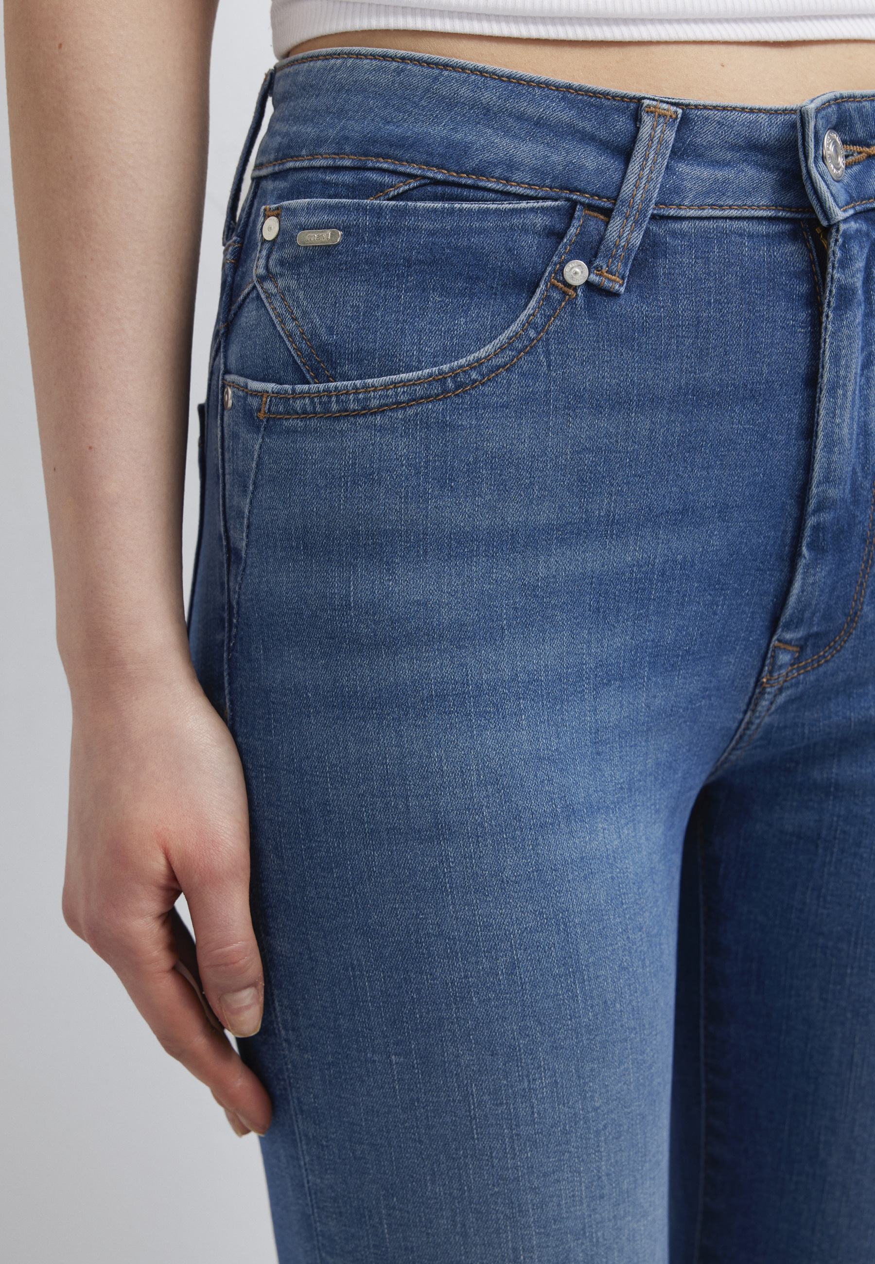 Mavi Straight-Jeans »KENDRA« gerde Form