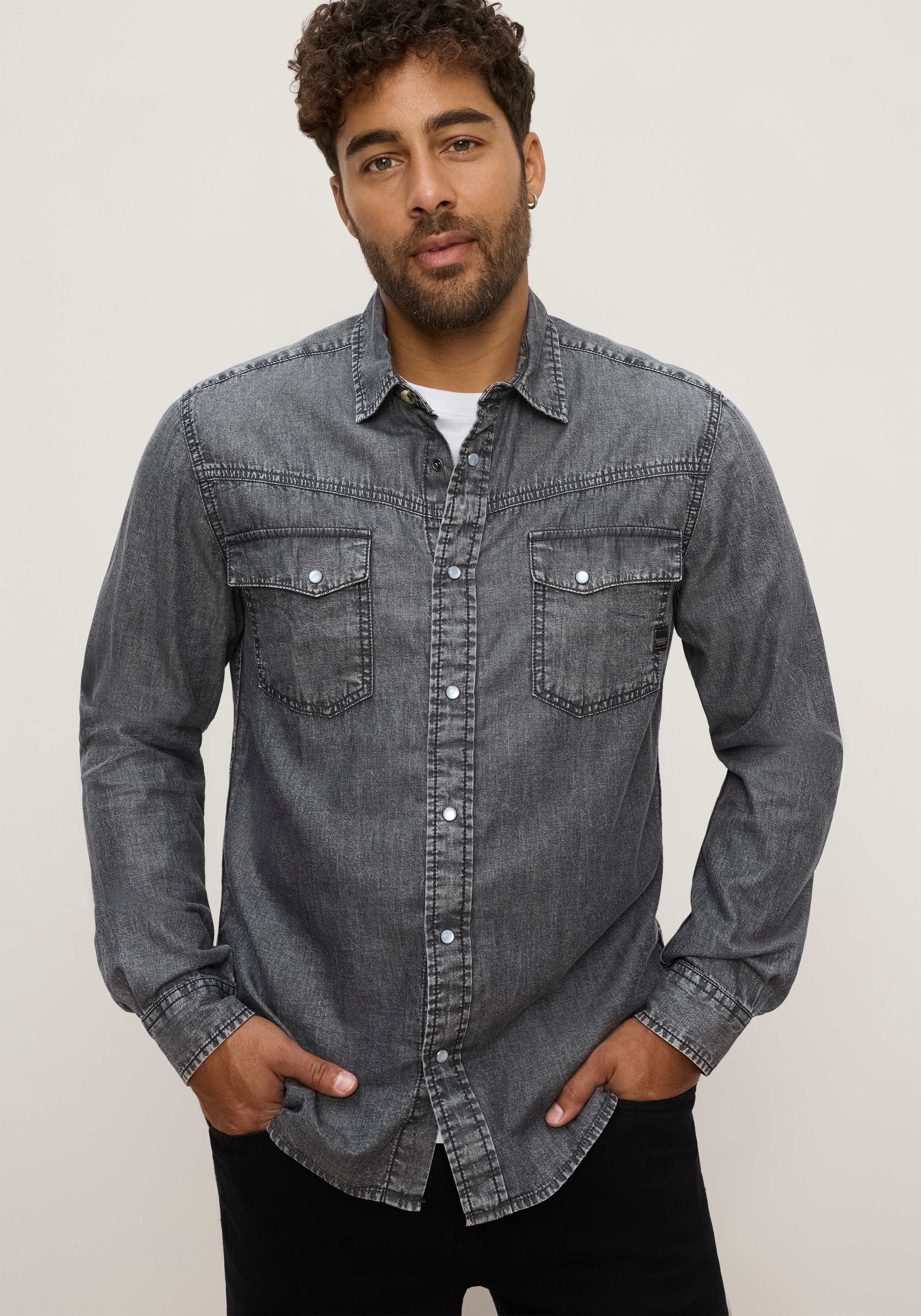 Bruno Banani 1100000002199 "schmal geschnitten" schmale Basic-Passform, aus Baumwolle in Denim-Jeans-Qualität