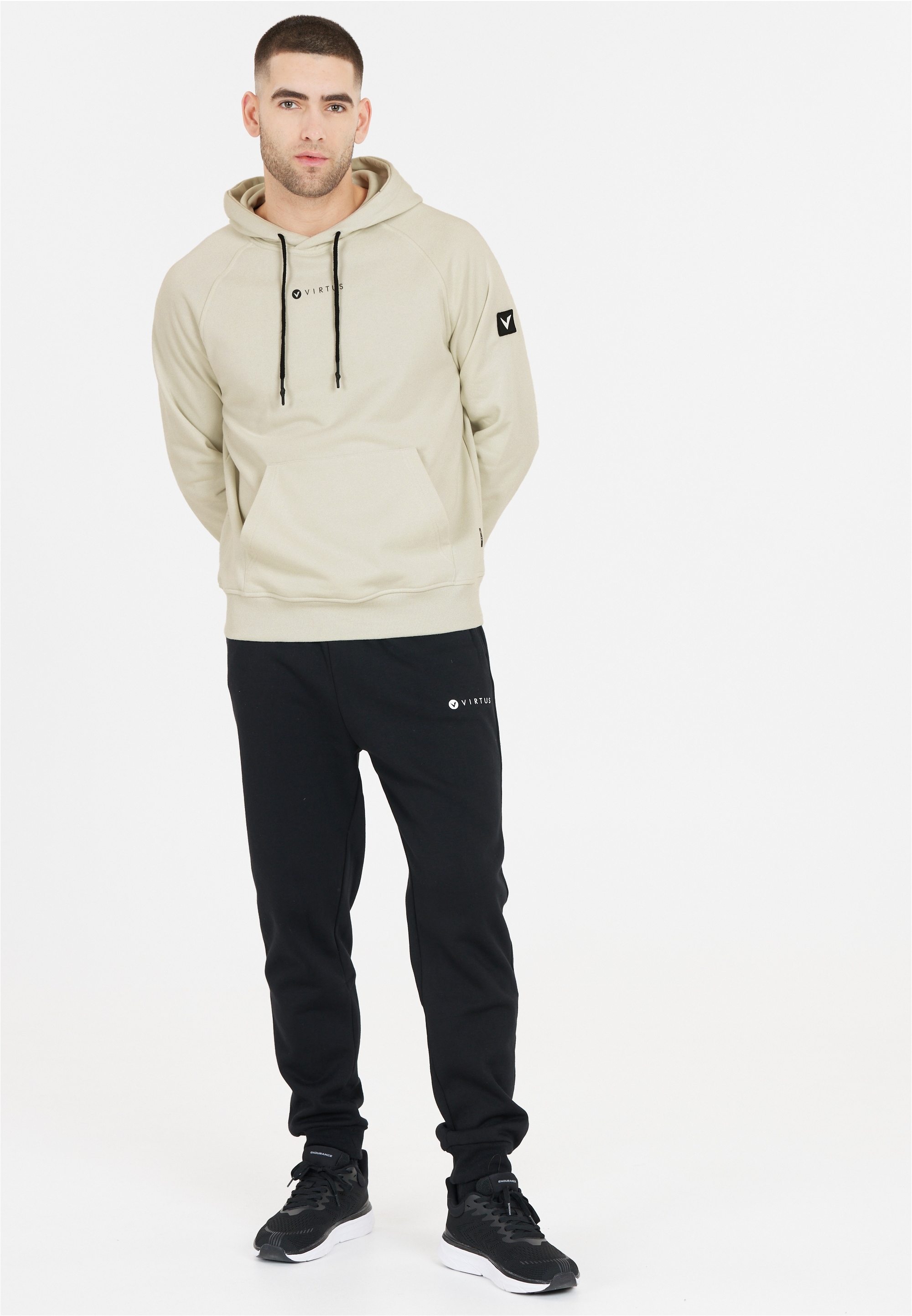 Sweatshirt »Dustin«, aus weichem Material mit subtilen Details