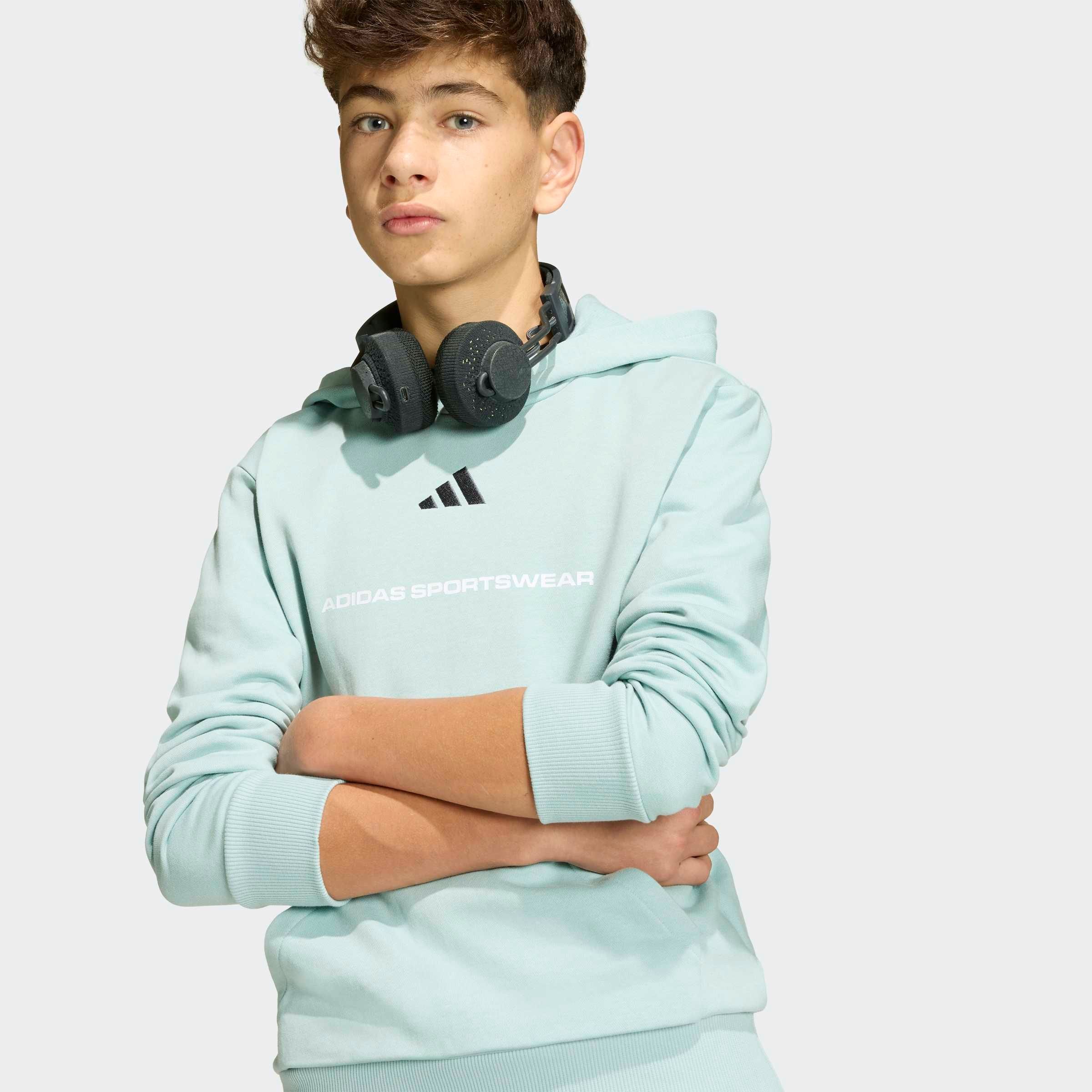 adidas Sportswear 1100000002199 "ADIDAS SLOGAN FLEECE-HOODIE", mit Kängurutasche, sportlicher Stil, aus weichem Fleece