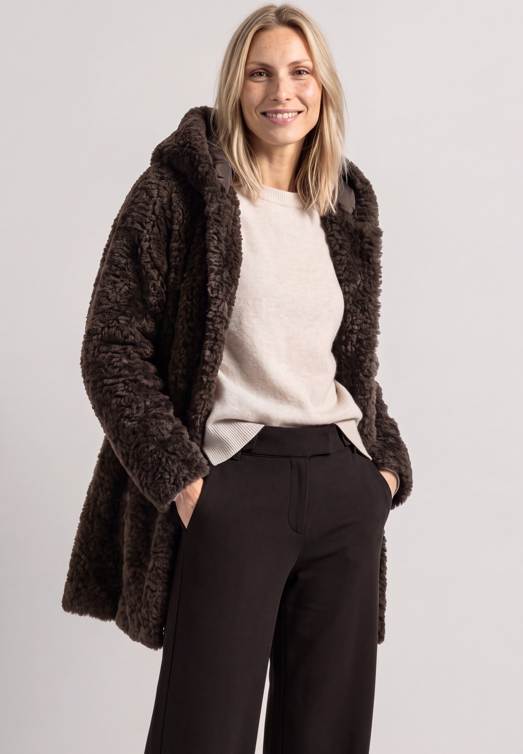 STREET ONE Cabanjacke mit Kapuze mit innerem wärmendem Teddyfell