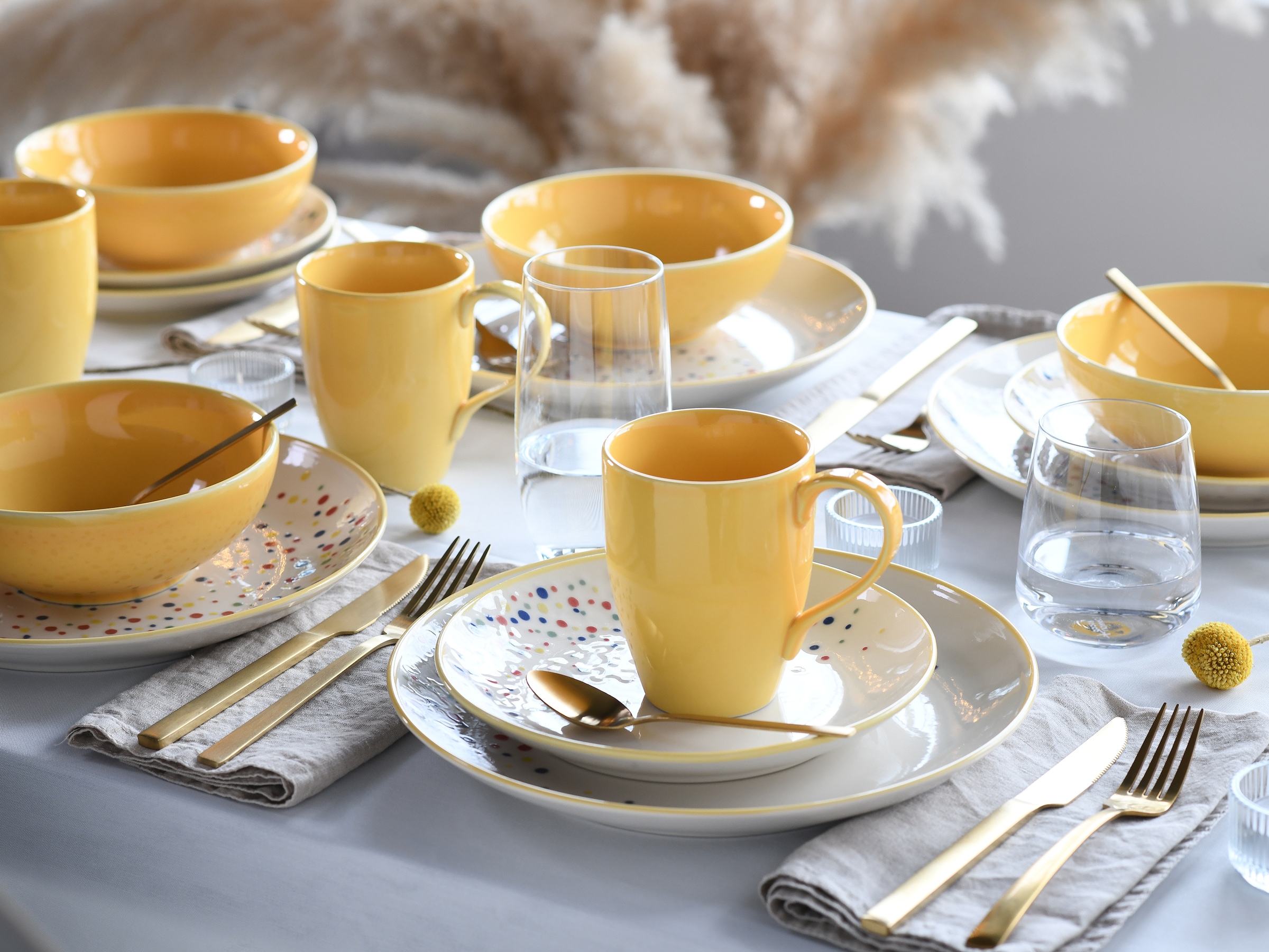 CreaTable Kombiservice »Joy, Kombi-Service 16-tlg.«, (Set, 16 tlg.), Unregelmäßige bunte Punkte, Gute Laune Geschirr, Frisch, Freundlich