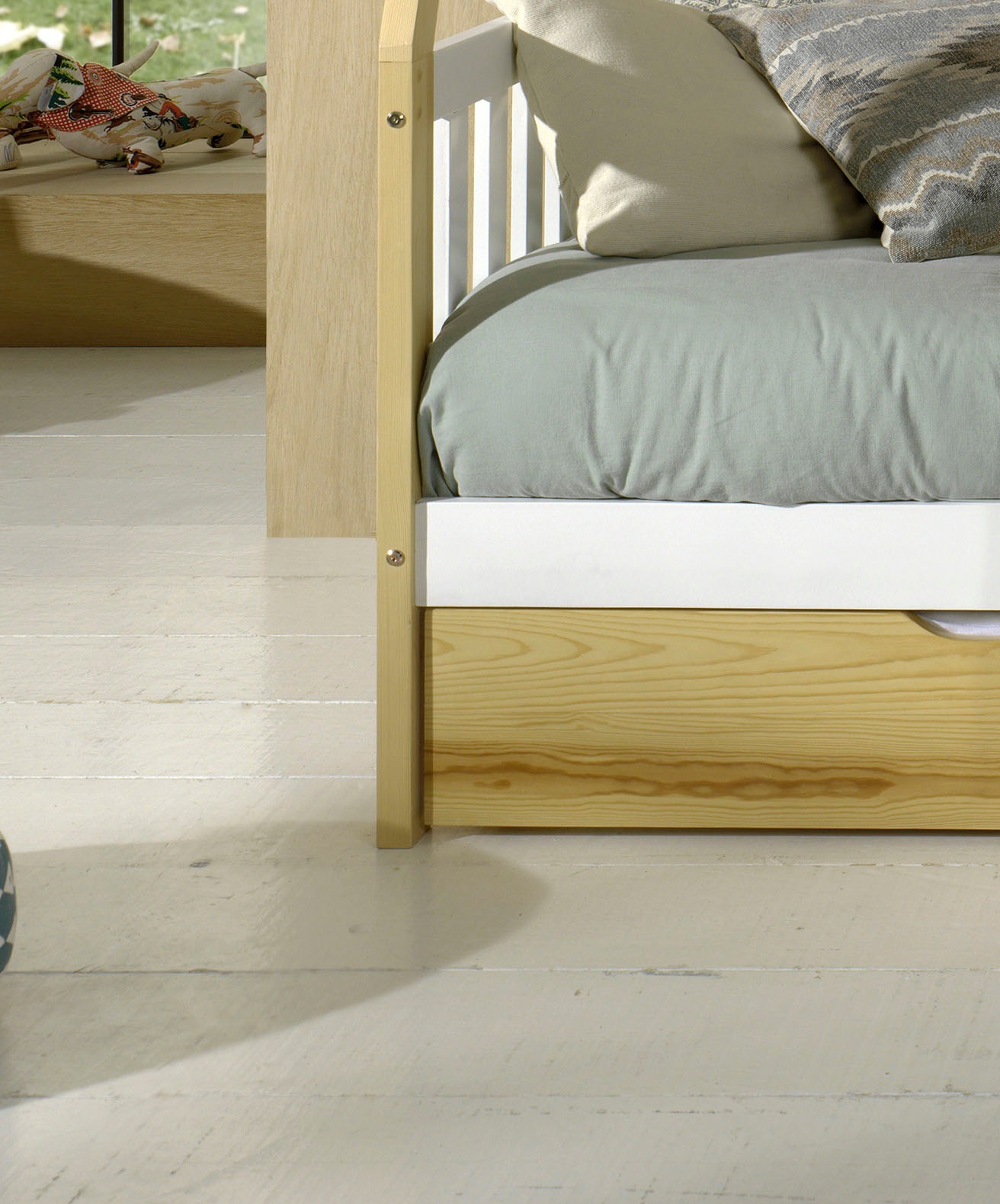 Vipack Kinderbett »Tipi«, (Made in Europe), mit Rolllattenrost, wahlweise mit Schublade
