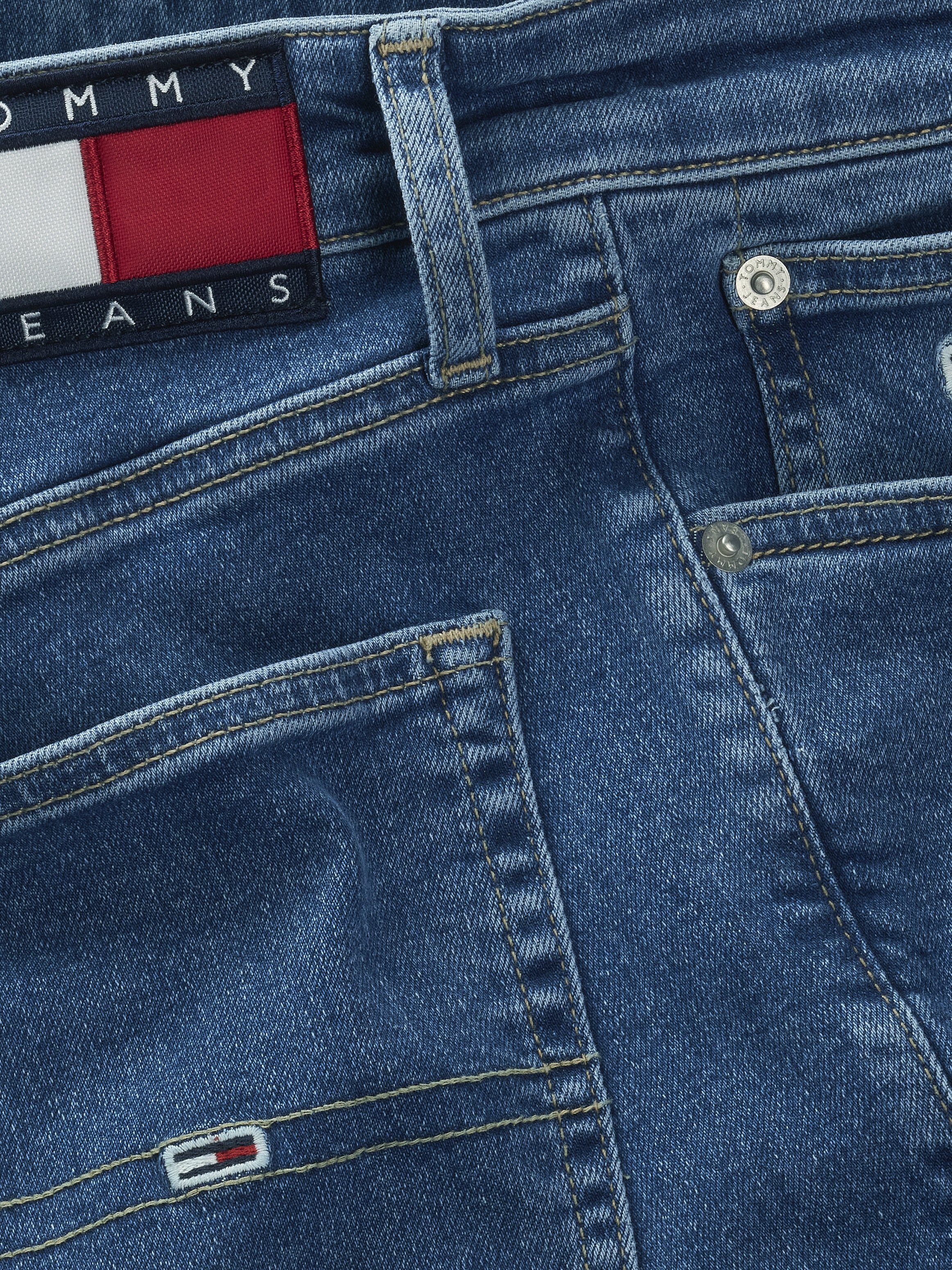 Tommy Jeans Tapered-fit-Jeans »Austim Slim Tapered«, mit Logostickereien