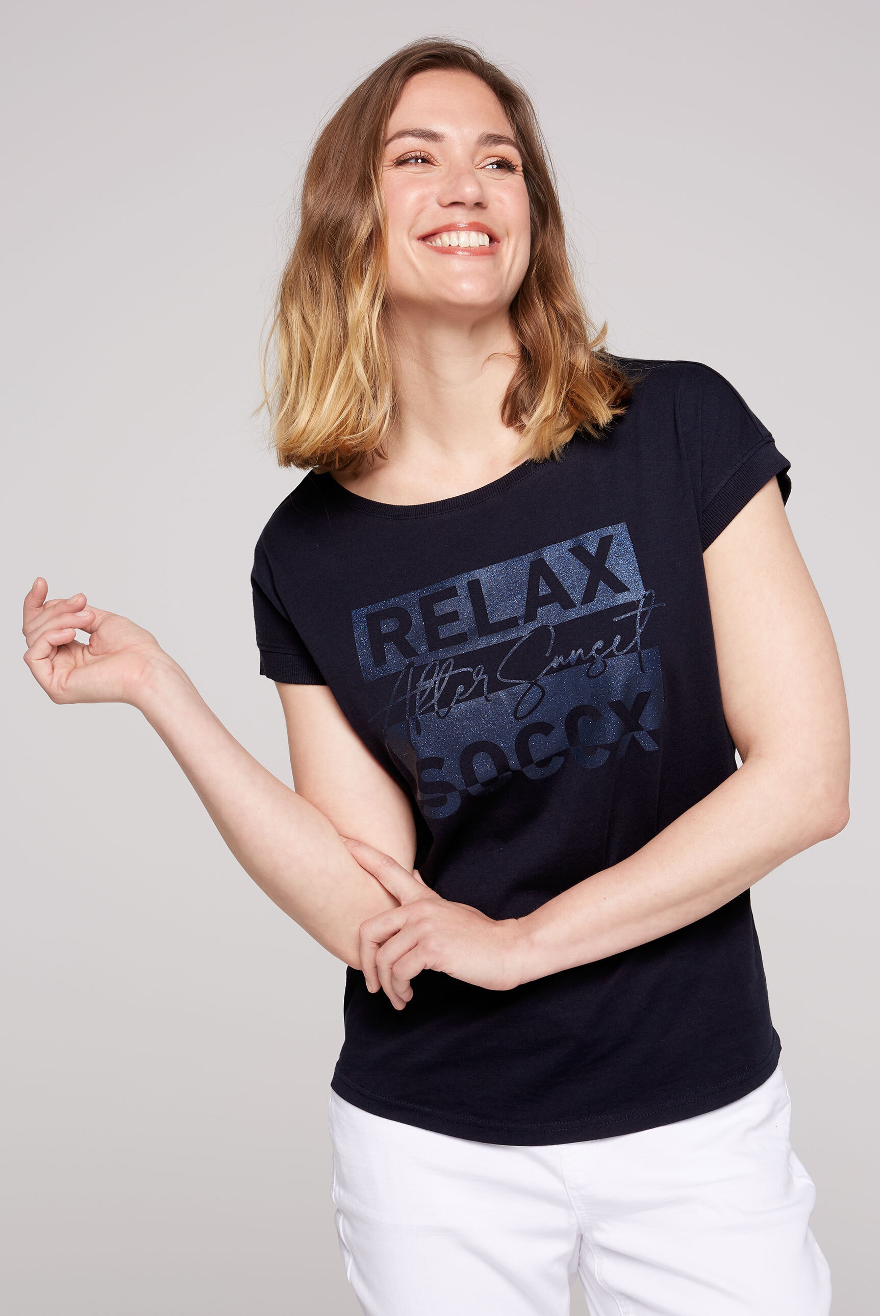SOCCX Rundhalsshirt, mit überschnittenen Schultern