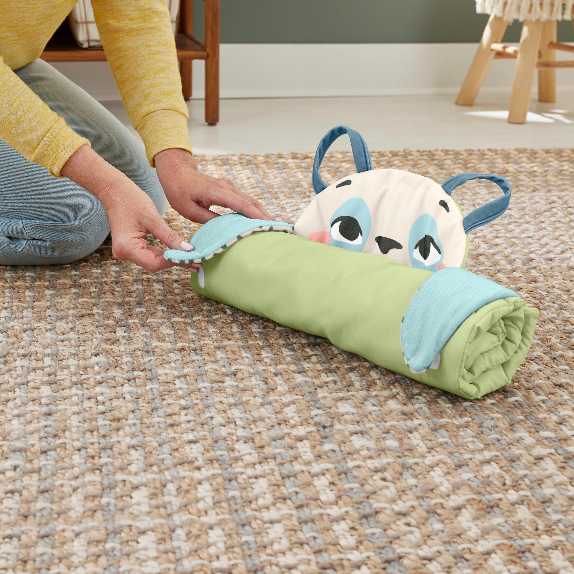 Fisher-Price® Spielmatte »Rolli-Roll Panda«, zum Teil aus recyceltem Material
