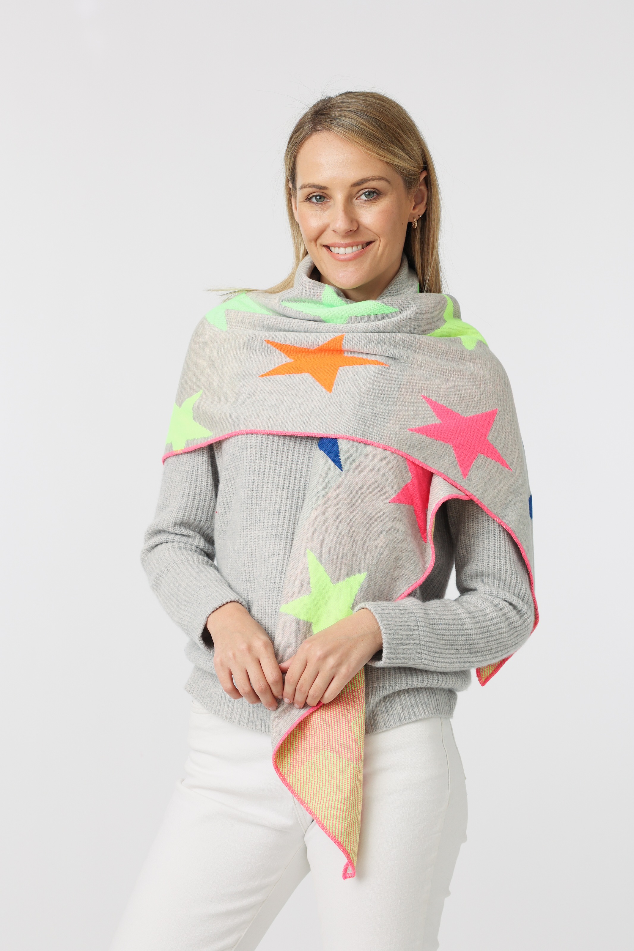 ZWILLINGSHERZ Damen Dreieckstuch ""Neon" mit großen Sternen", grau, Obermaterial: 50% Baumwolle, 50% Polyacryl, Modetücher, mit großen Sternen