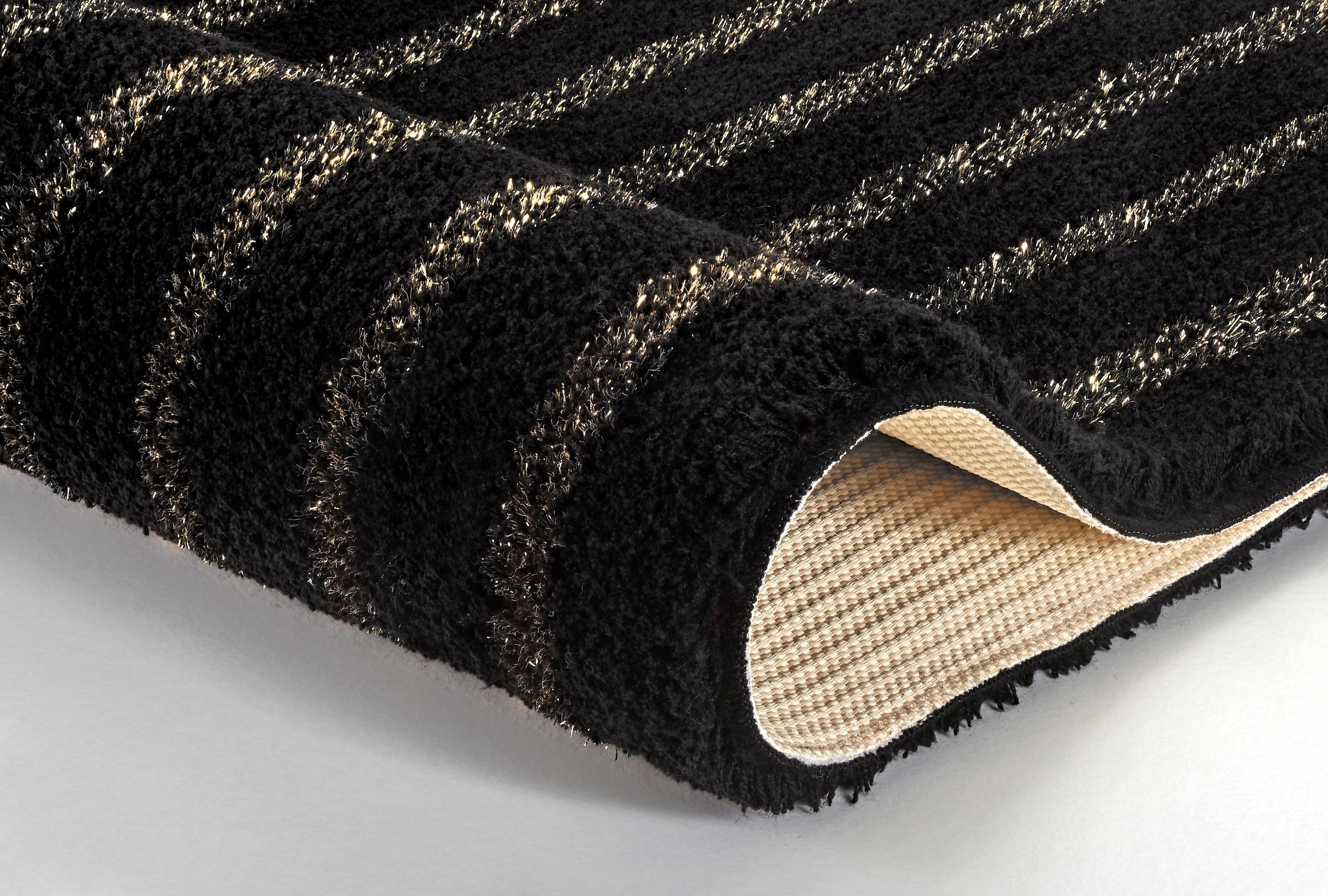 Kleine Wolke Badematte »Glory«, rutschhemmend beschichtet, fußbodenheizungsgeeignet, Badteppich, gestreift, mit goldfarbenen Metallfasern, waschbar