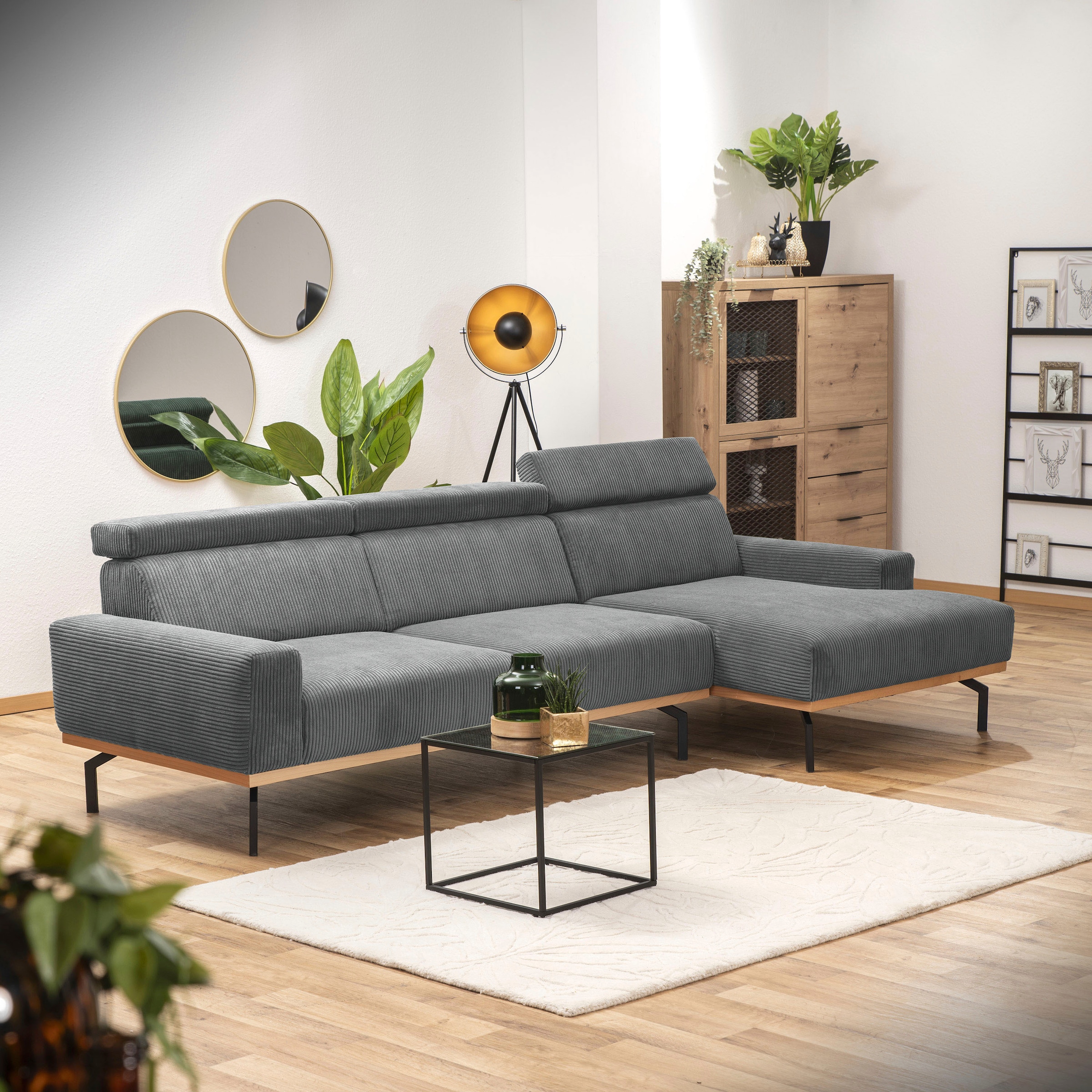 Ecksofa »Designsofa hoher Sitzkomfort durch verstellbare Kopfteile, Cord Bezug«,...