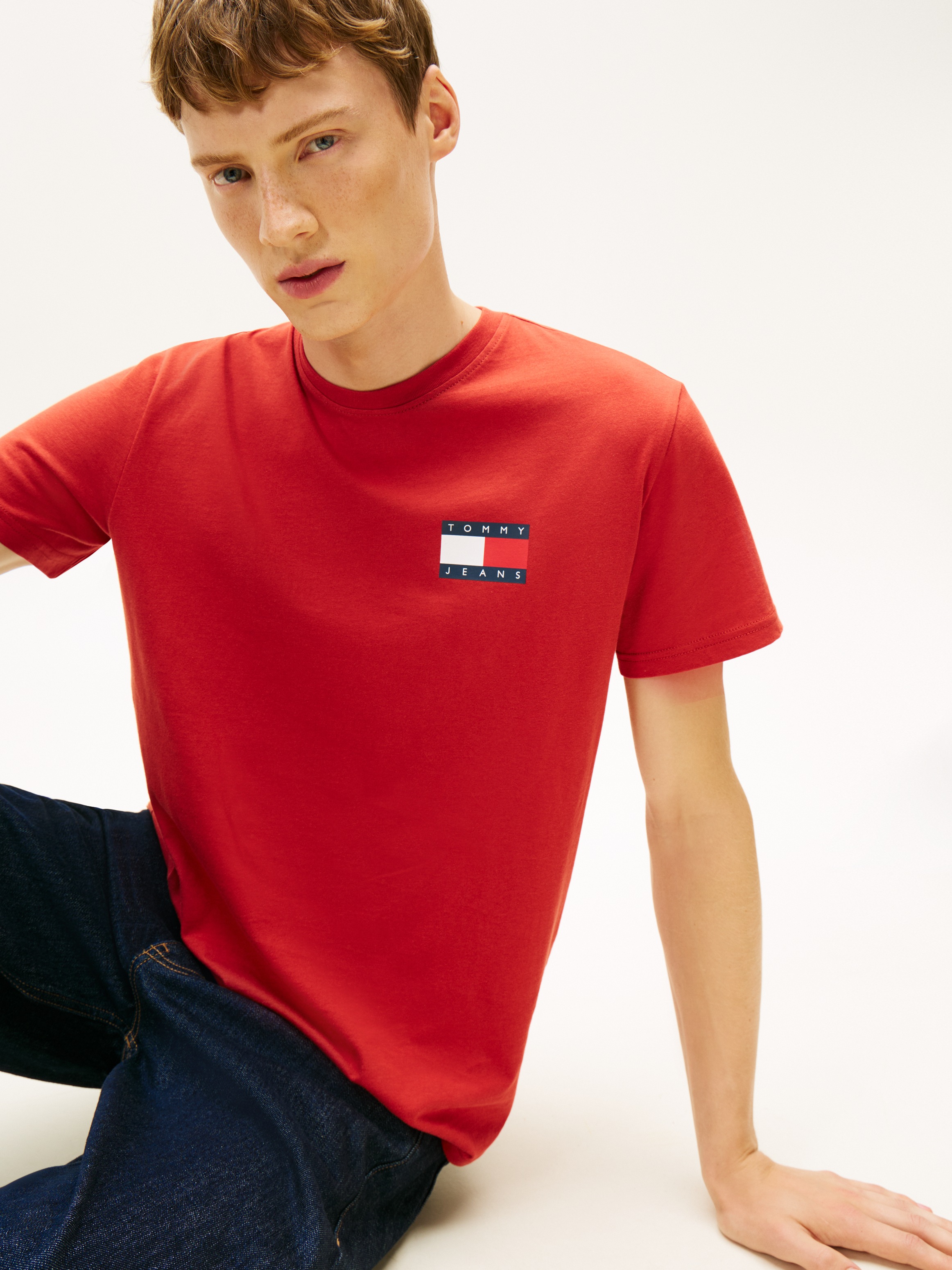 Tommy Jeans T-Shirt "TJM SLIM ESSENTIAL FLAG TEE EXT" Mit Rundhalsausschnit günstig online kaufen