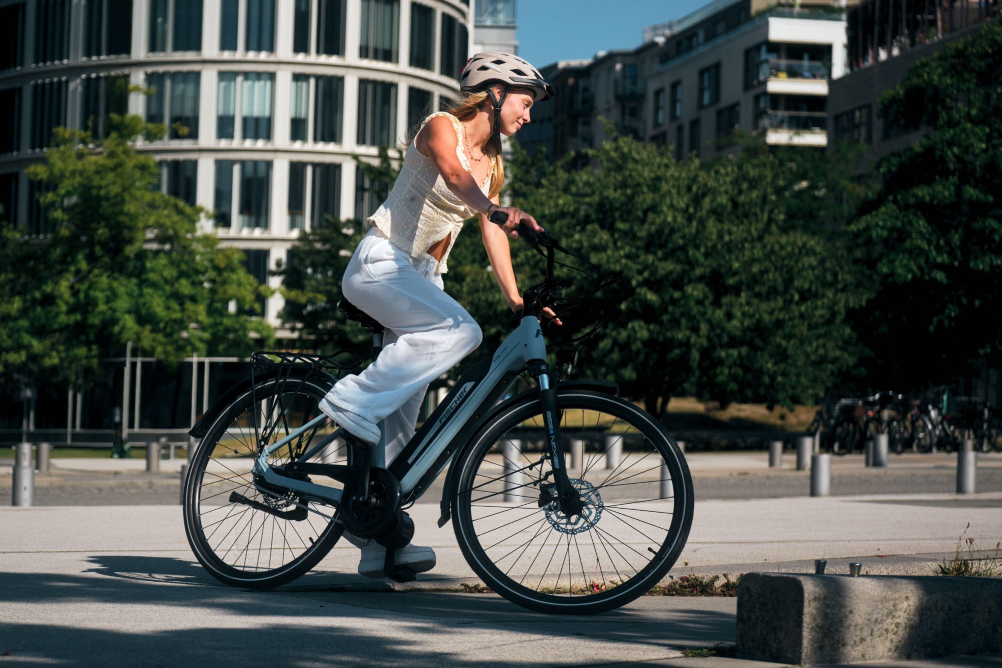 FISCHER Fahrrad »CITA 2404 688 43« 7 Gang Shimano NEXUS Schaltwerk Mittelmotor mit Akku-Ladegerät;mit Werkzeug, 