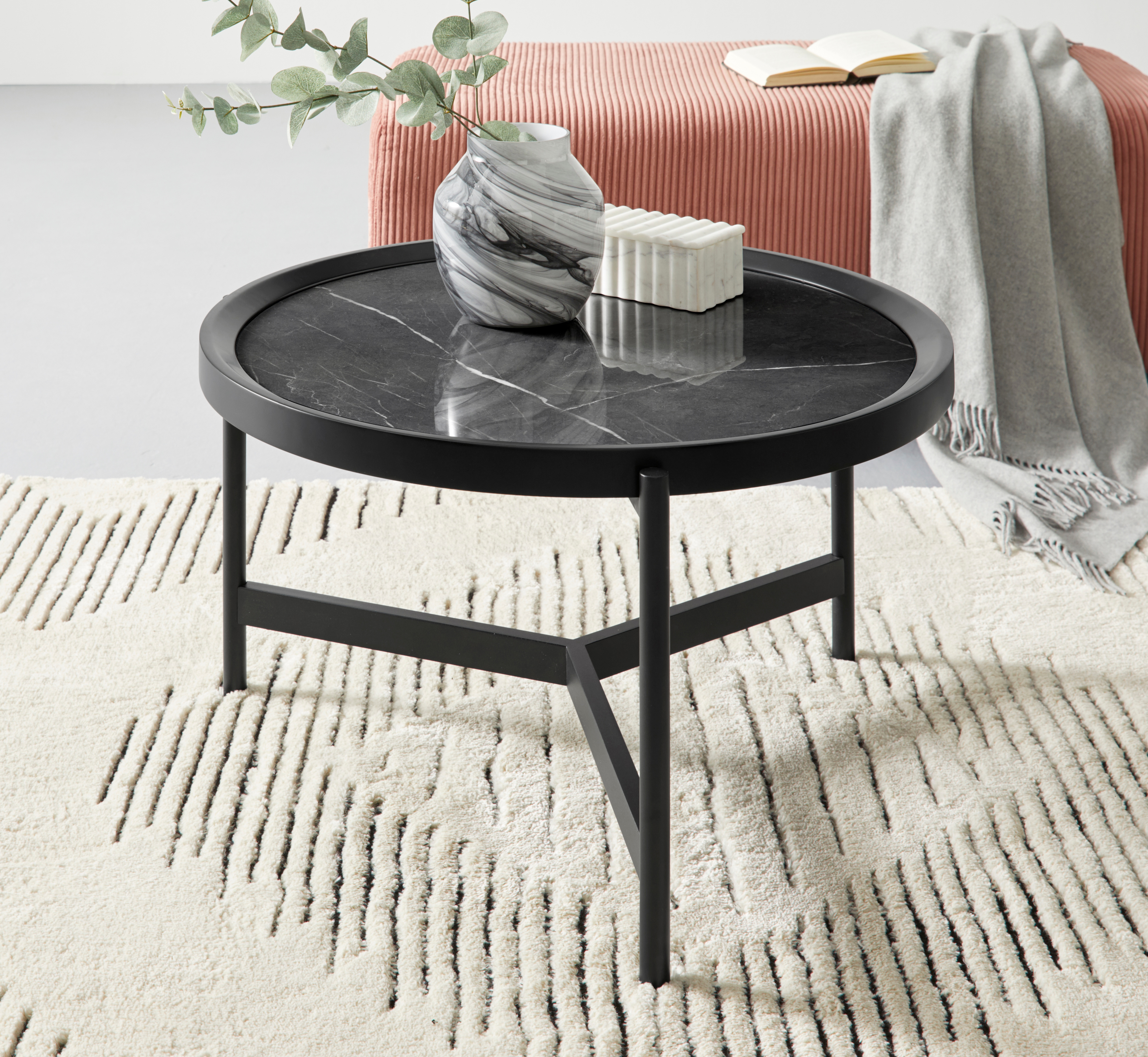 OTTO home Couchtisch "Sapphira" mit einer Keramiktischplatte, schwarzes Metallgestell, Breite 80 cm