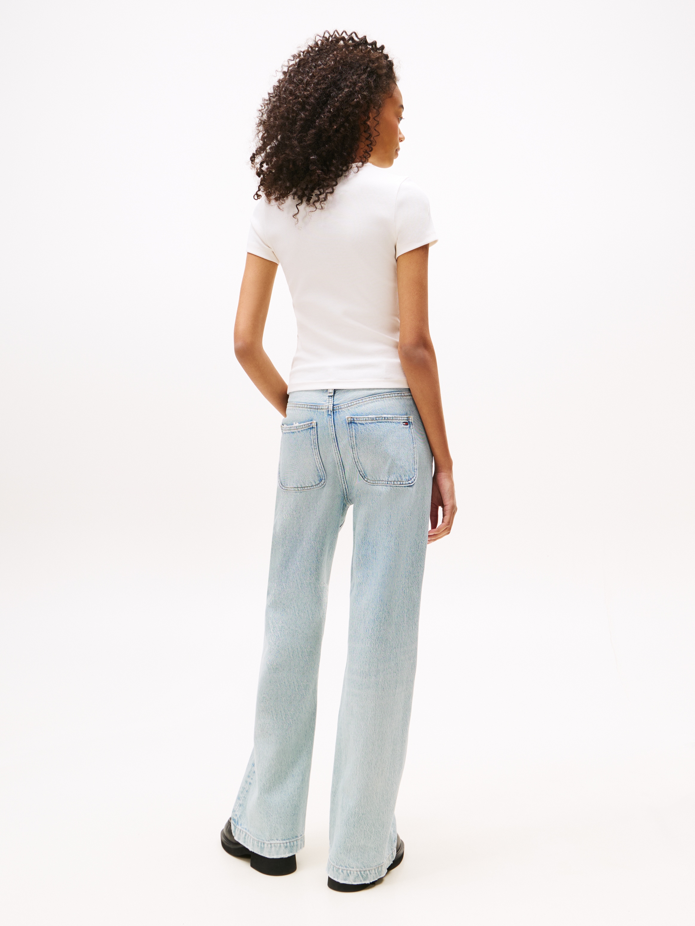Tommy Jeans Kurzarmshirt »TJW SLIM BADGE RIB TEE«, mit gerippter Struktur