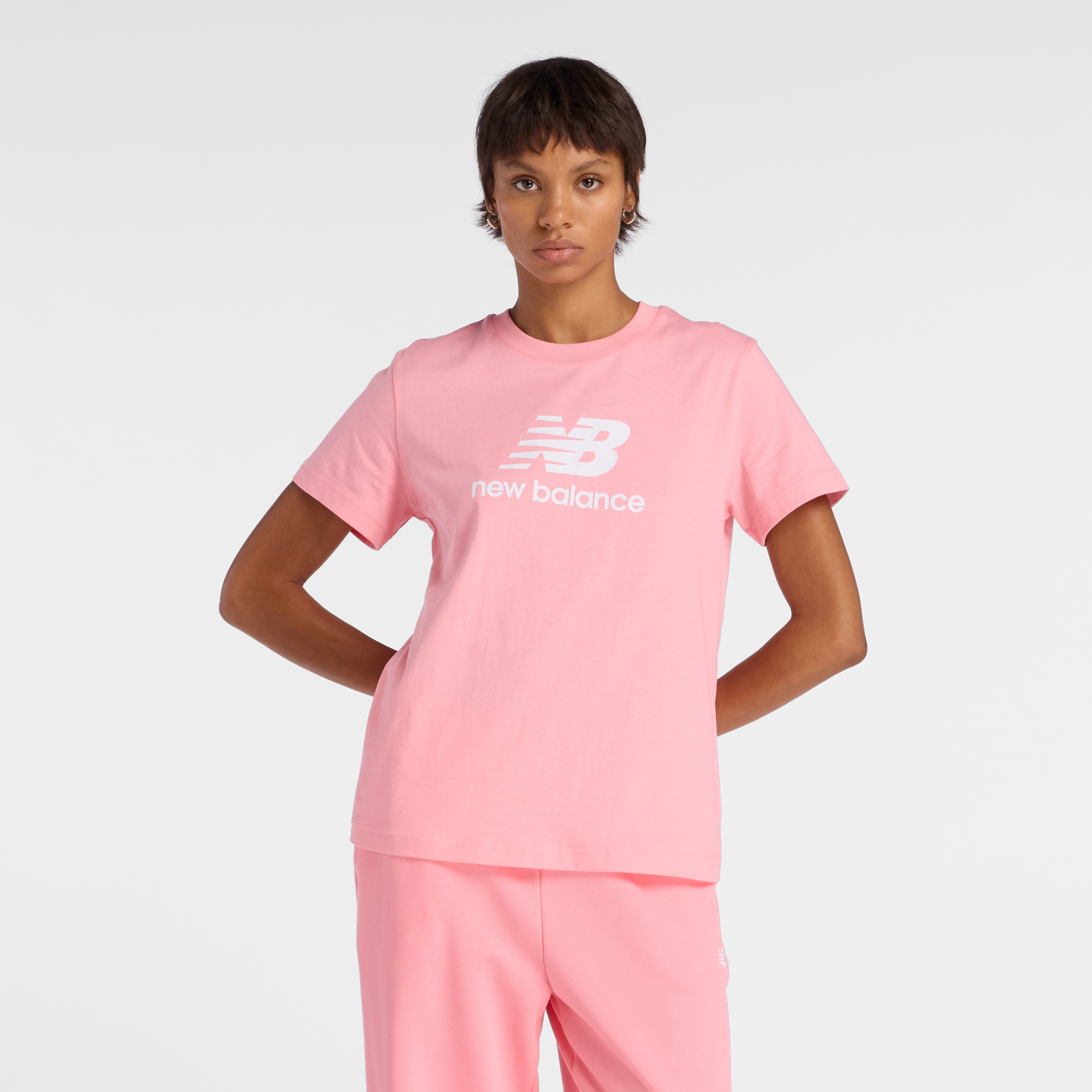New Balance T-Shirt "SPORT ESSENTIALS JERSEY LOGO T-SHIRT" Kurzarm, mit Rundhalsausschnitt, aus Baumwolle, normale Länge