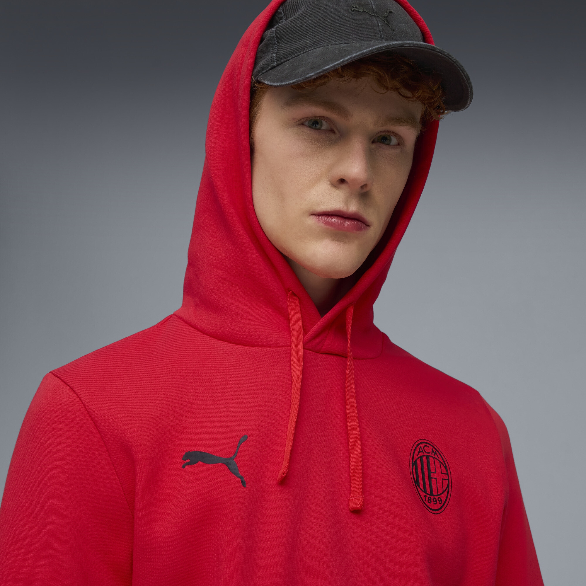 PUMA Hoodie »AC Milan FtblEssentials Hoodie Herren«