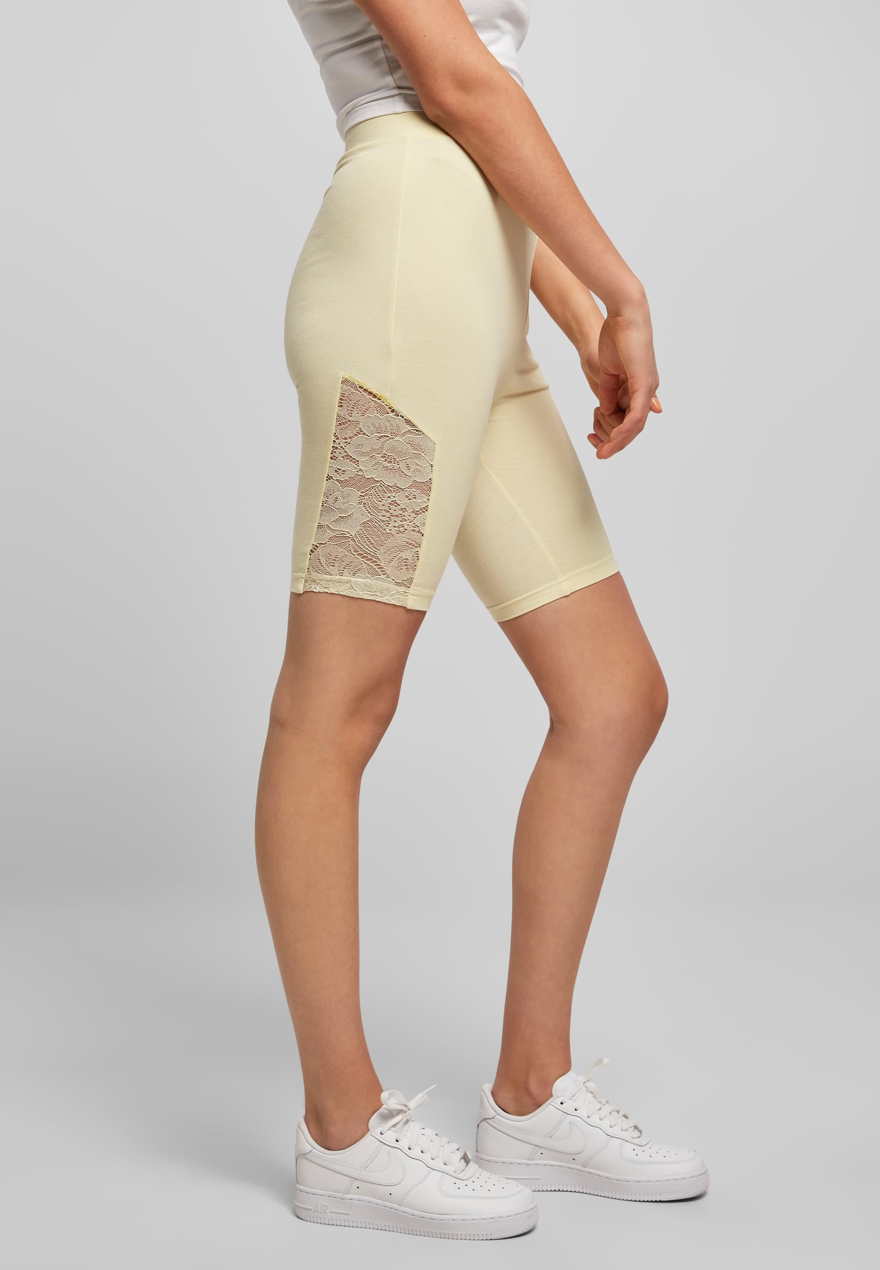 URBAN CLASSICS Radlerhose »Urban Classics Damen Ladies High Waist Lace Inset Cycle Shorts«, (1 tlg.)