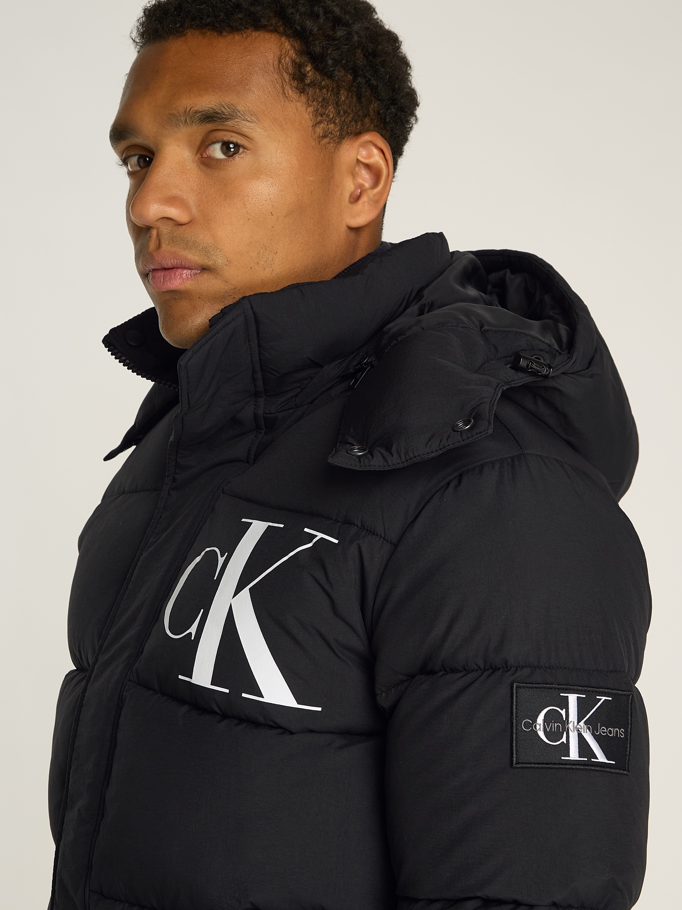 Calvin Klein Jeans Outdoorjacke ESSENTIALS NON DOWN JACKET mit Kapuze mit Logodruck auf Rechnung BAUR