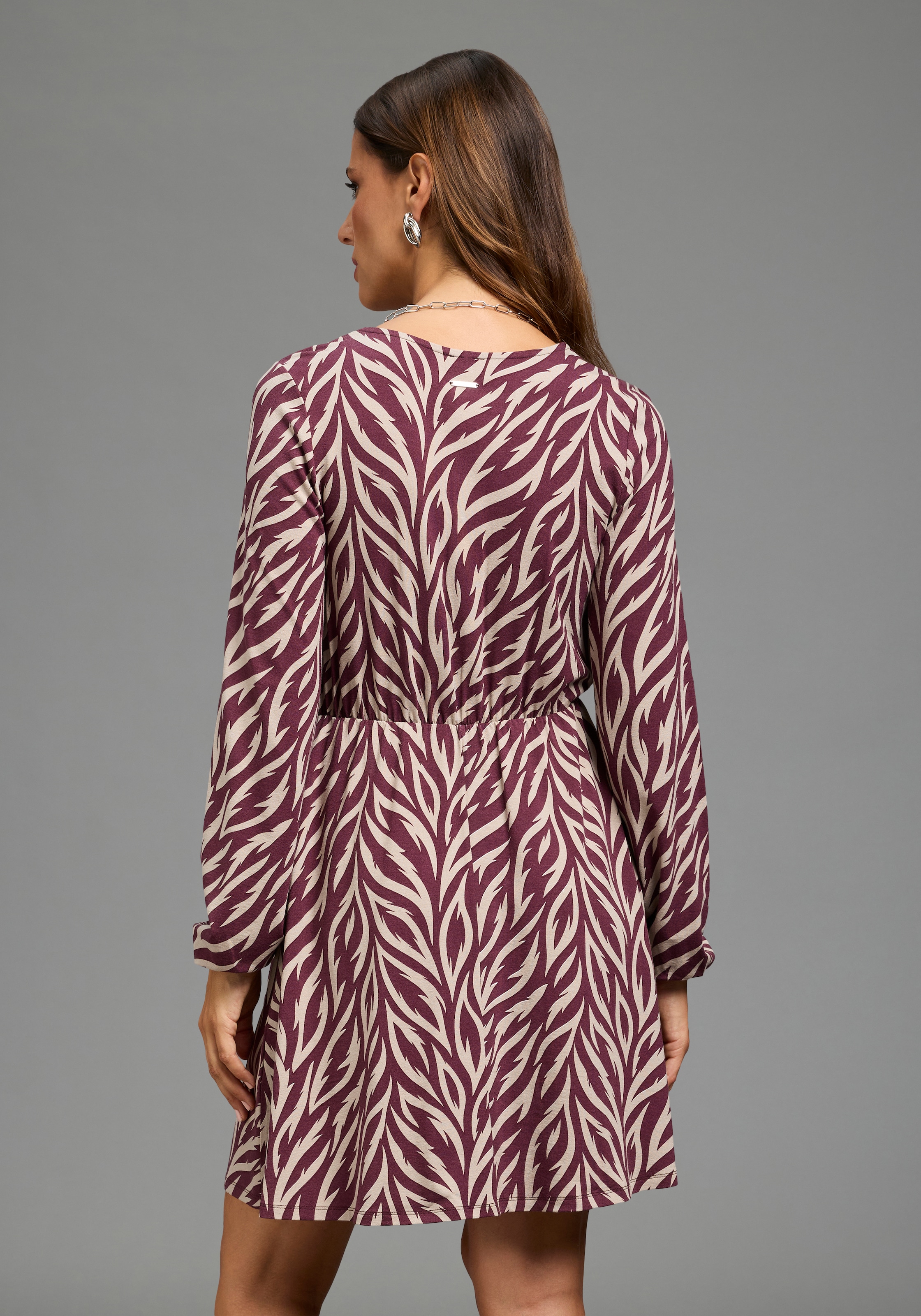 Laura Scott Jerseykleid mit V-Ausschnitt, figurbetonte Passform