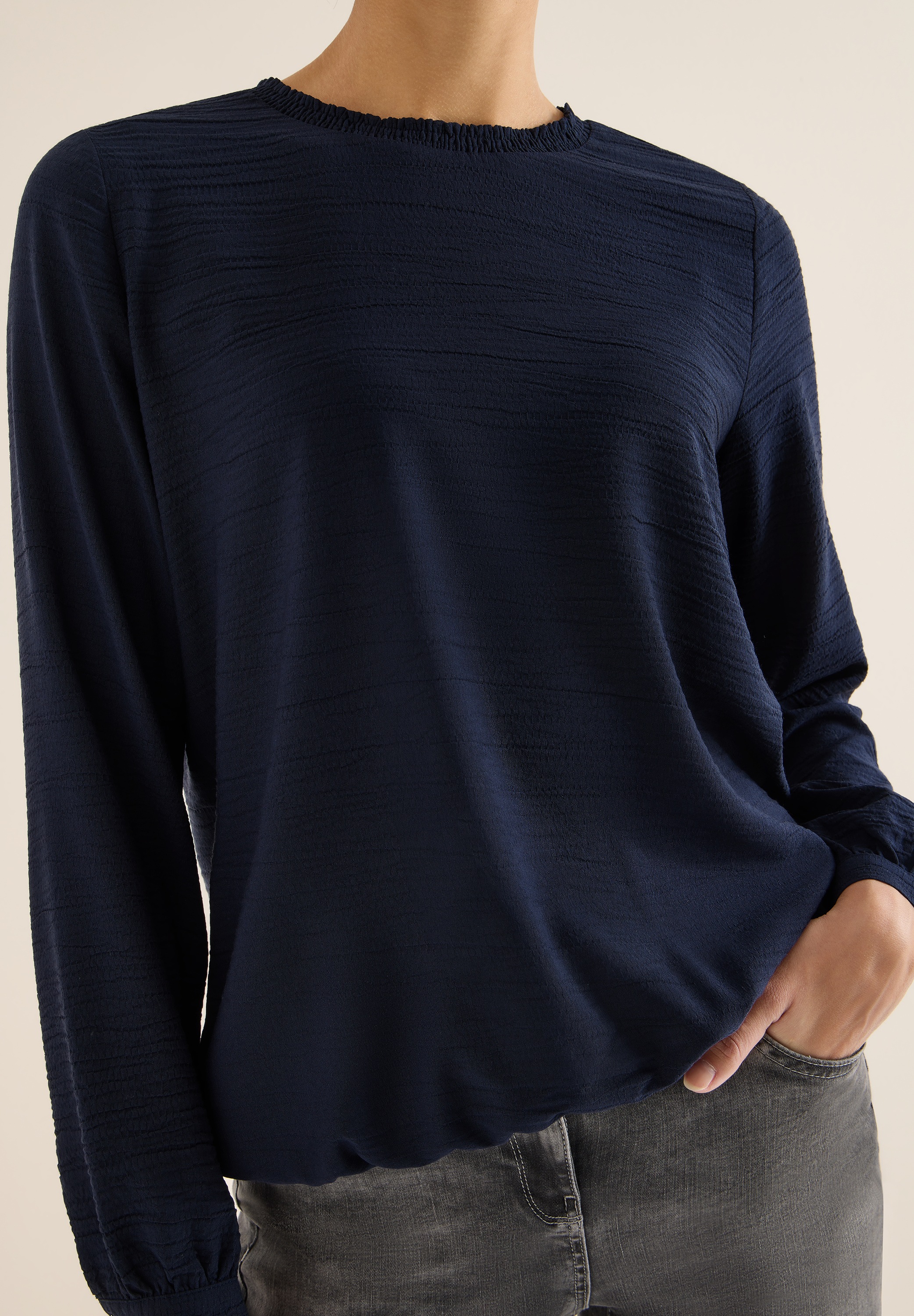 Thumbnail - Cecil Langarmbluse mit Smock-Ausschnitt