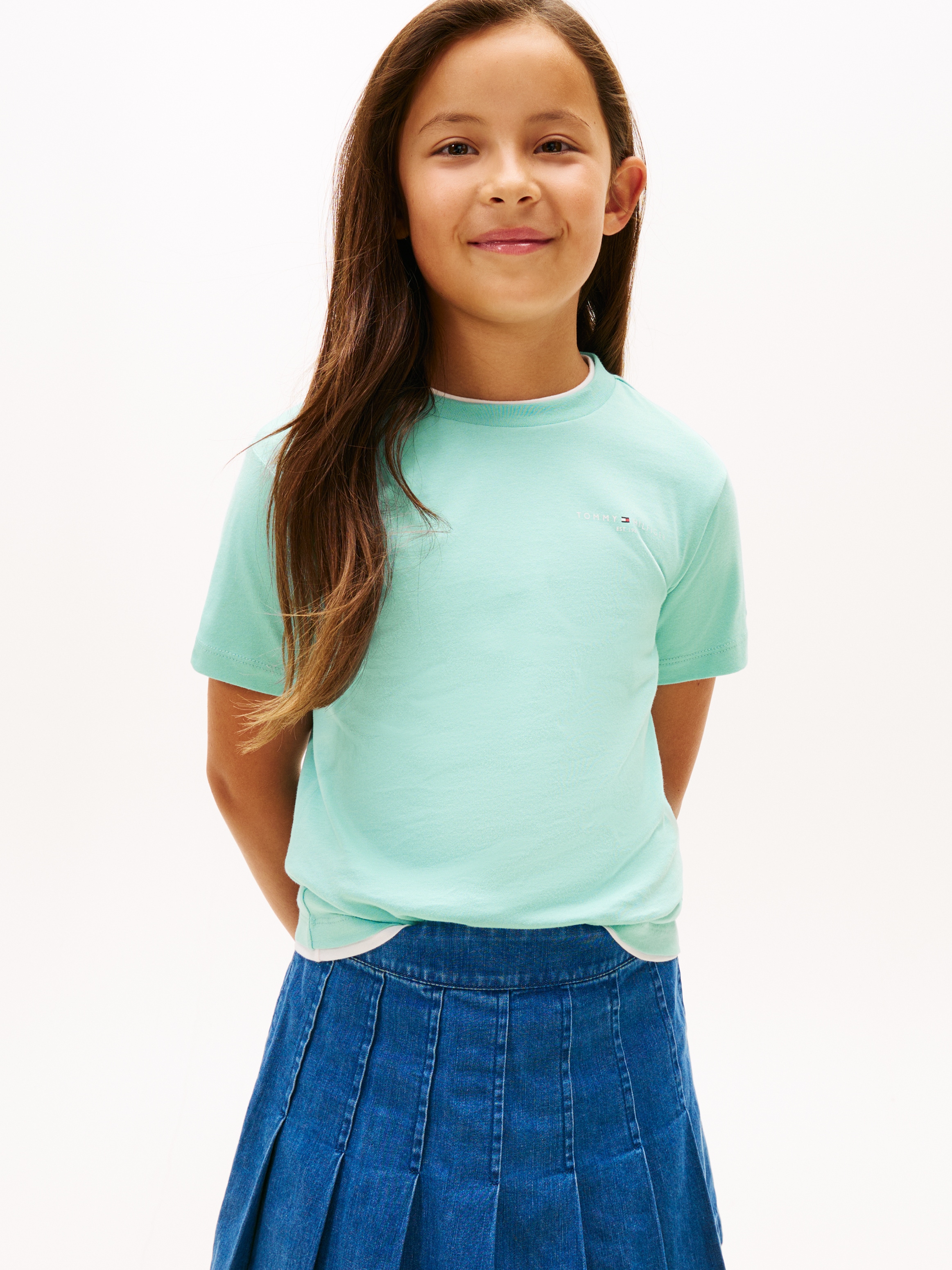 TOMMY HILFIGER Mädchen T-Shirt "MINI CORP T-SHIRT"ocean spray, Gr. 10, Single Jersey, Obermaterial: 100% Baumwolle, Shirts