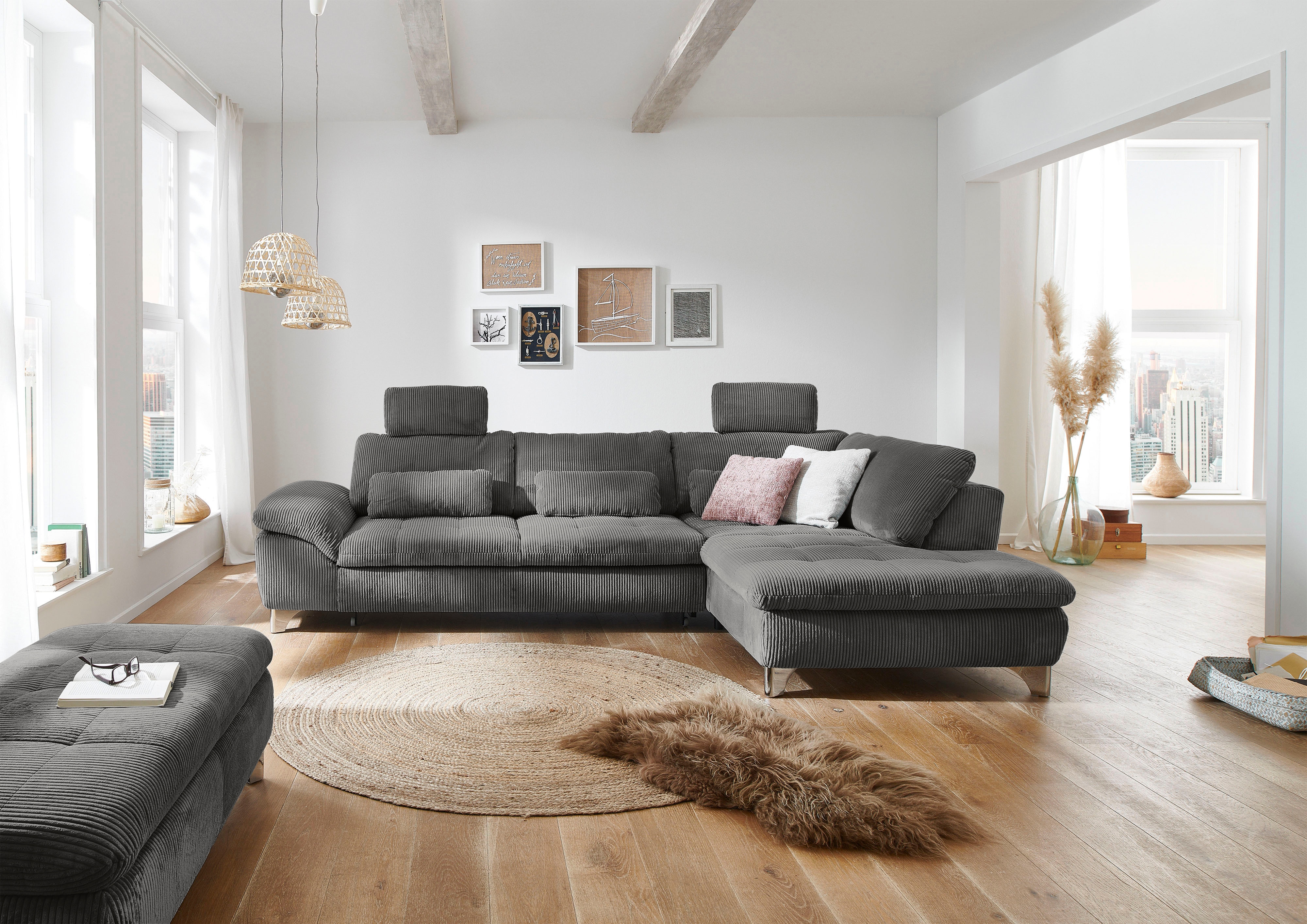 Die PlanBar Ecksofa "Ottomane MP-IN14007 L-Form, Breite 306 cm" wahlweise mit Schlaffunktion und verstellbaren Kopfstützen, in Cord
