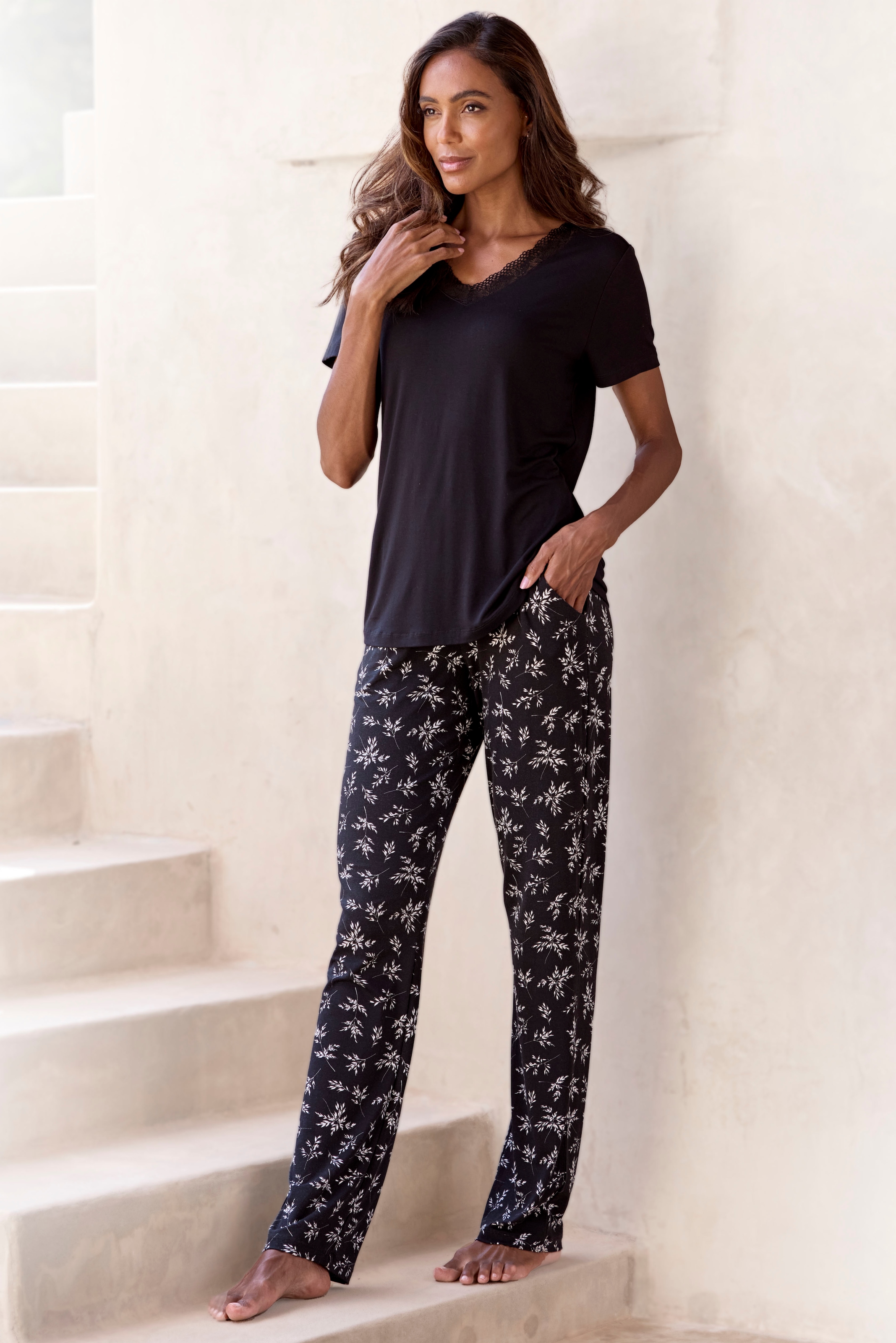 Vivance Dreams Pyjama, (Set, 2 tlg.), mit süßem Blumen-Print günstig online kaufen