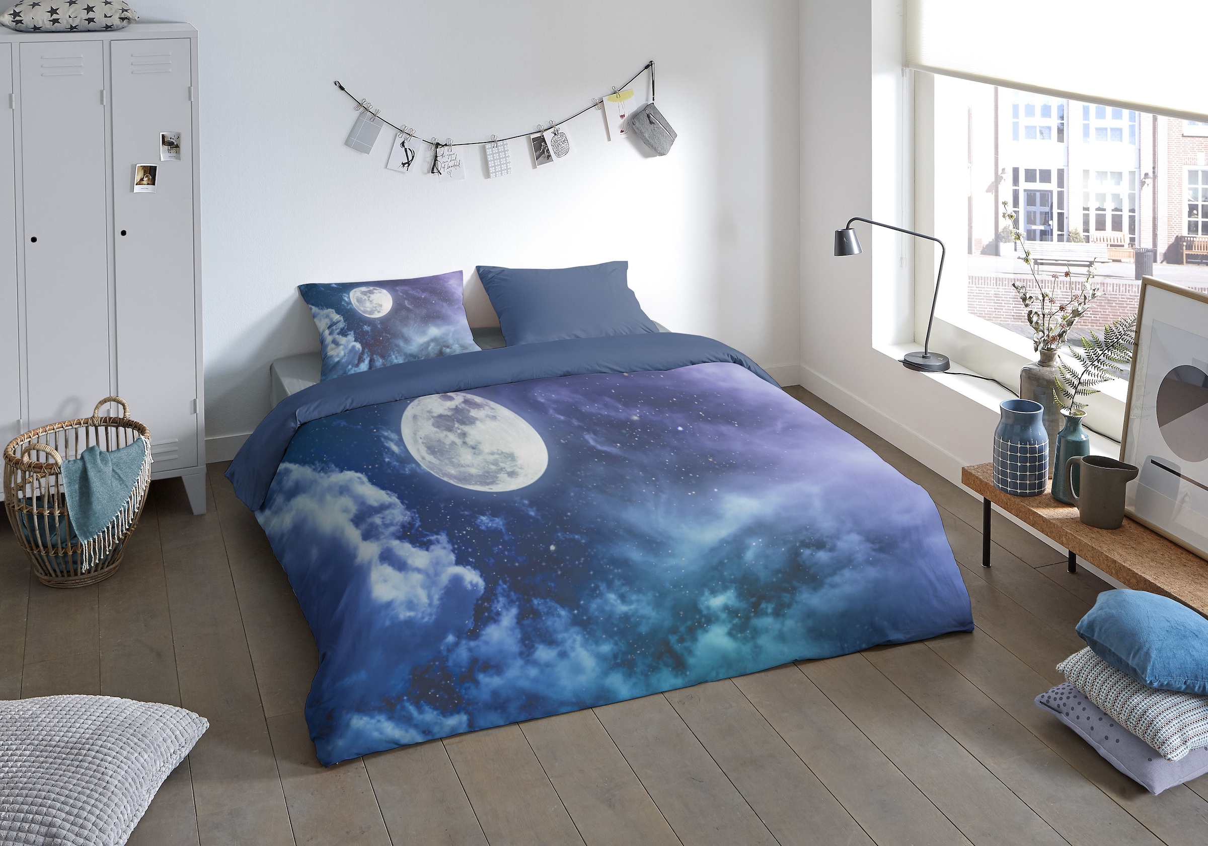 PURE luxury collection Wendebettwäsche "Universee", Mikrofaser, 135x200, Pflegeleicht, Reißverschluss, Wende, Mond, Blau