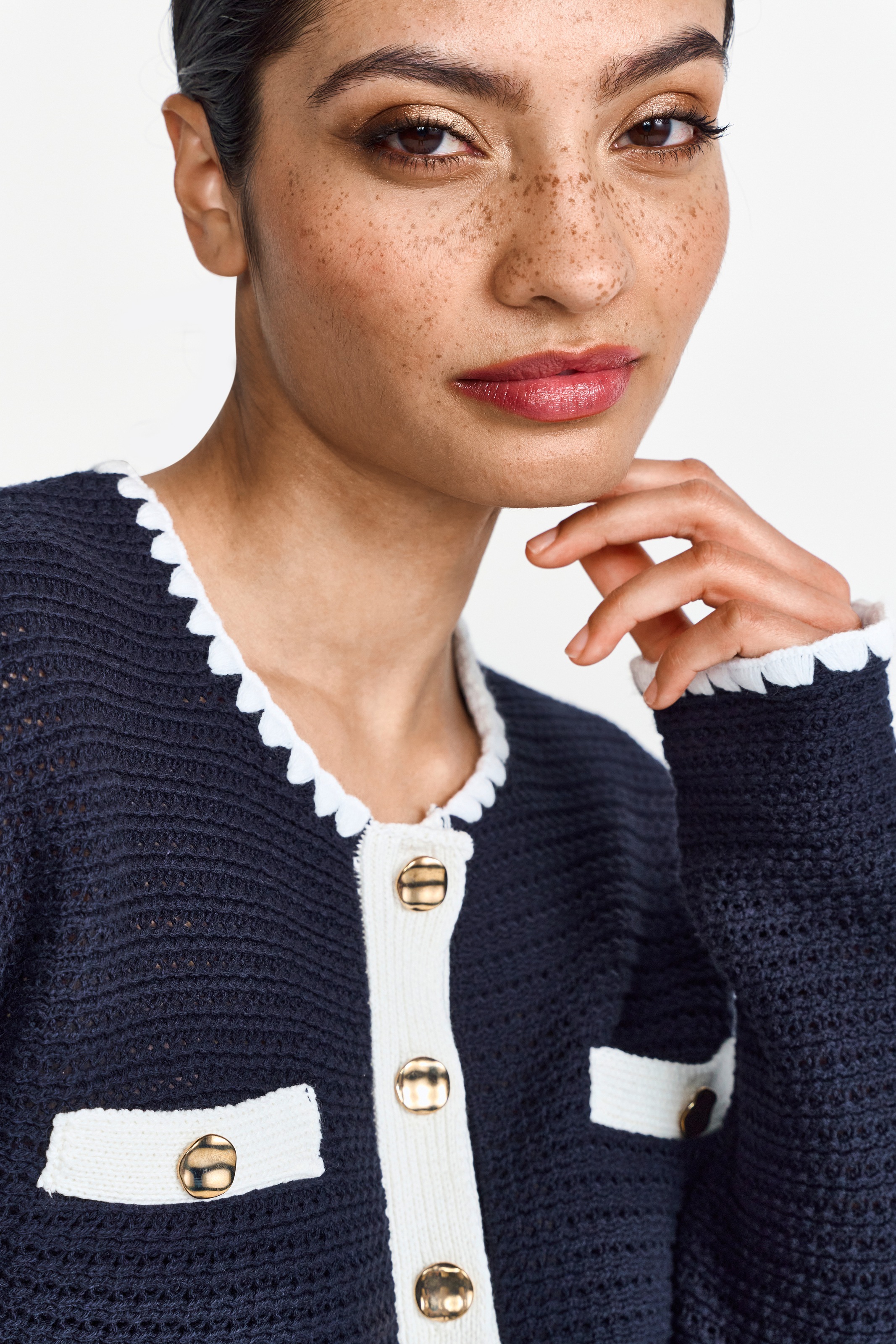RICHROYAL Strickjacke, Mit Verzierung an Ausschnitt, Saum und Ärmeln günstig online kaufen