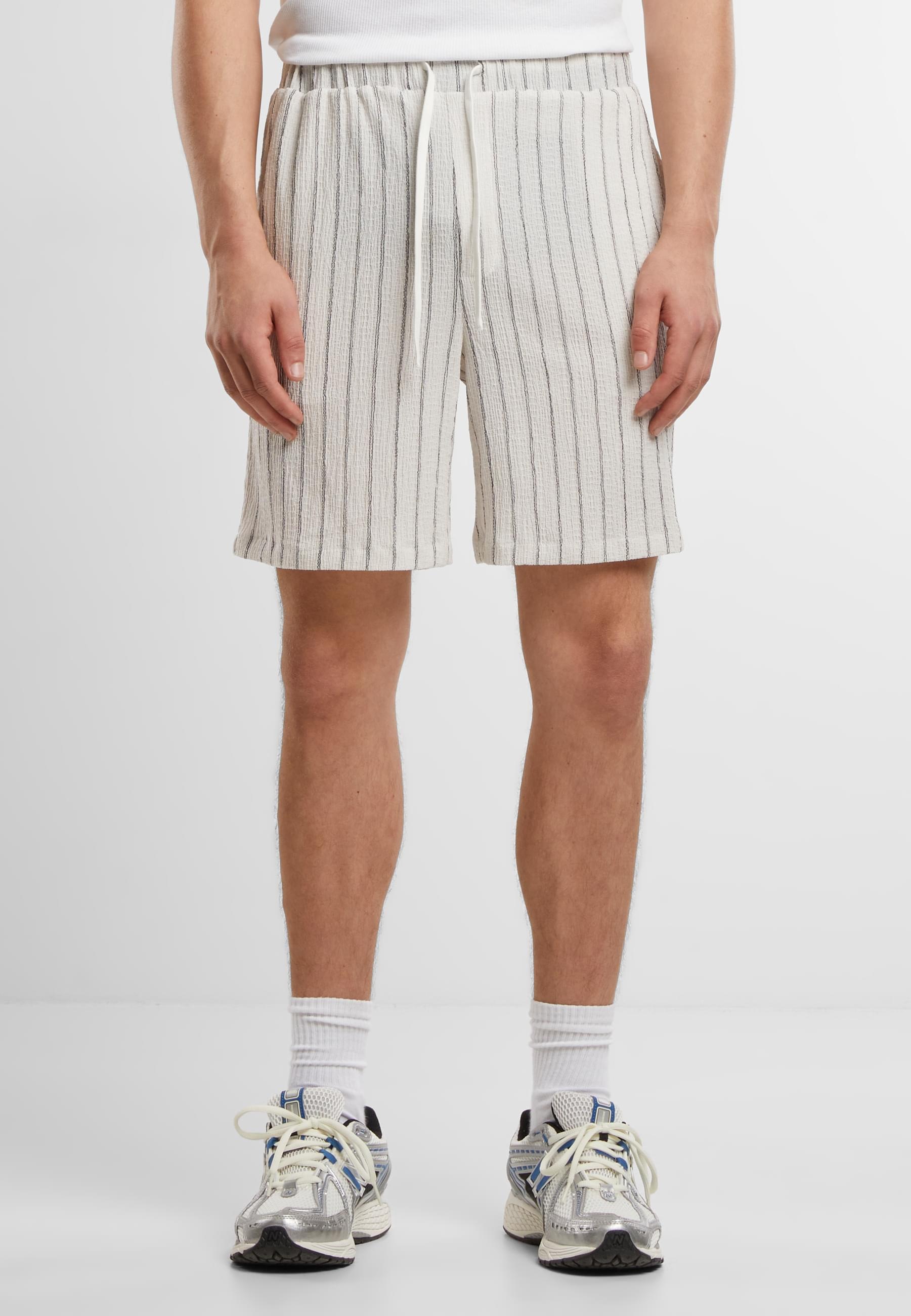 URBAN CLASSICS Shorts »Urban Classics Striped Crinkle Resort Shorts«, (1 tlg.)