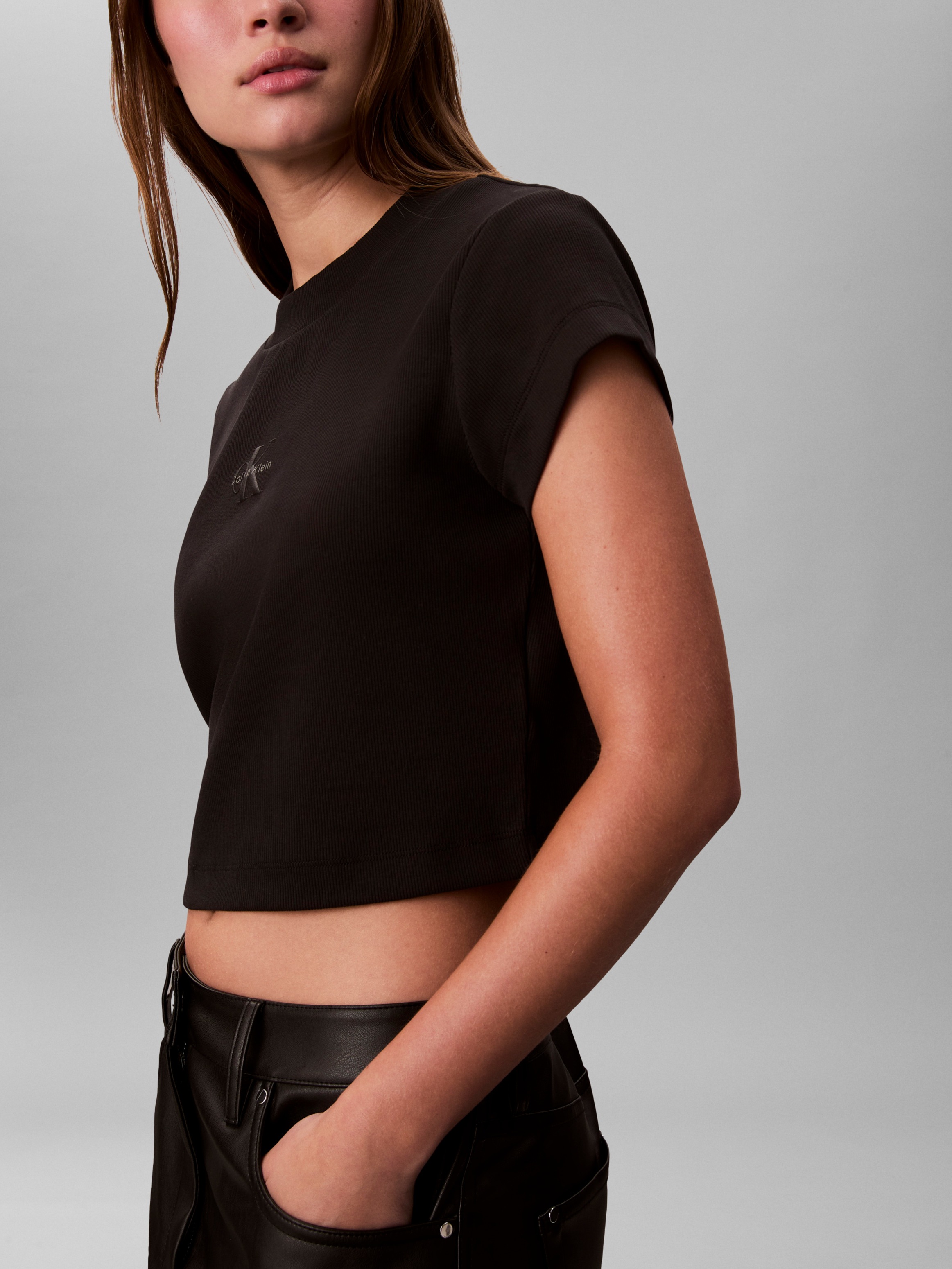 Thumbnail - Calvin Klein Jeans T-Shirt "MONOGRAM BABY TEE" Rundhalsausschnitt, taillenlang