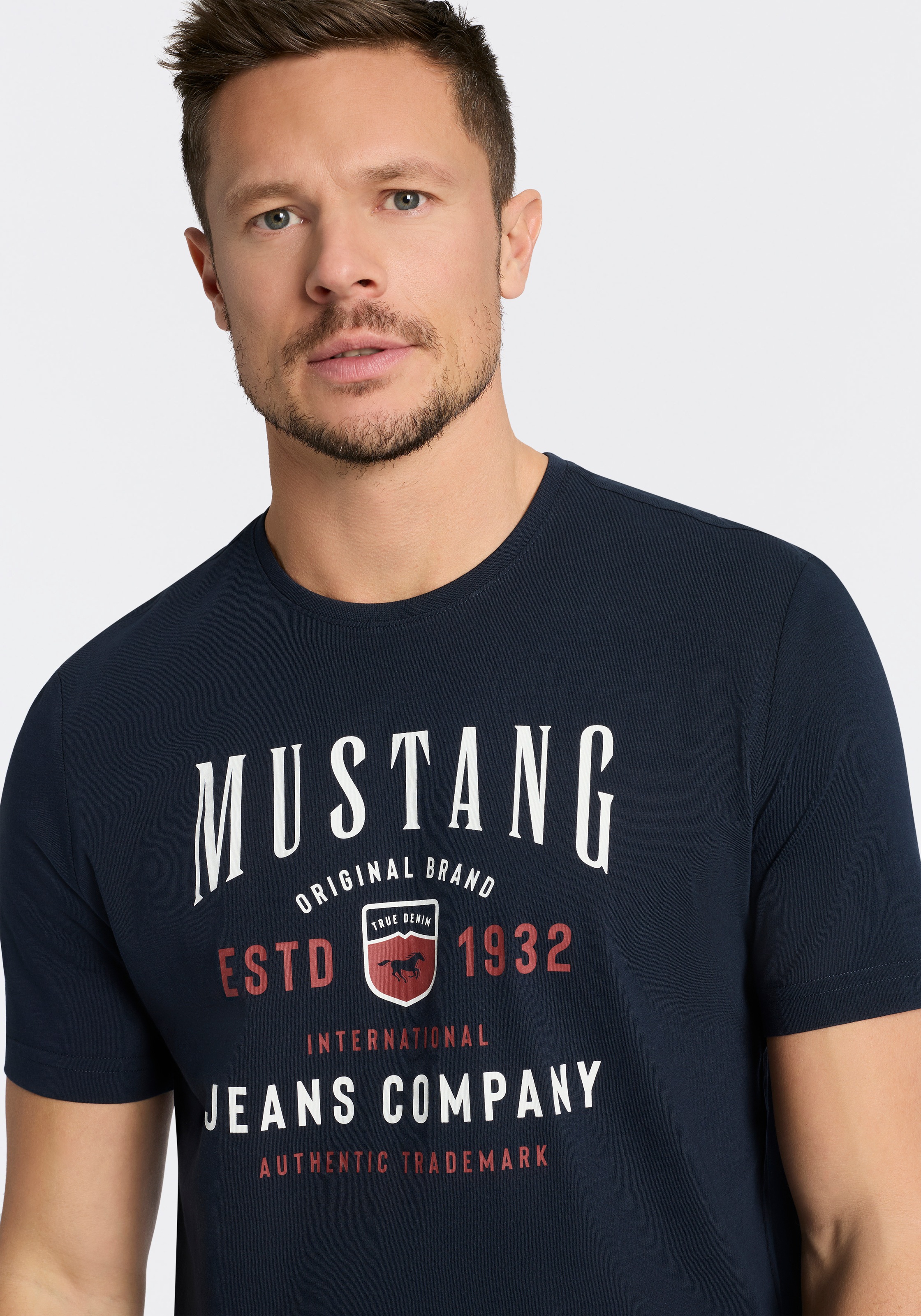 Thumbnail - MUSTANG Kurzarmshirt "Alex Logoprint" kurzarm, mit Logoprint