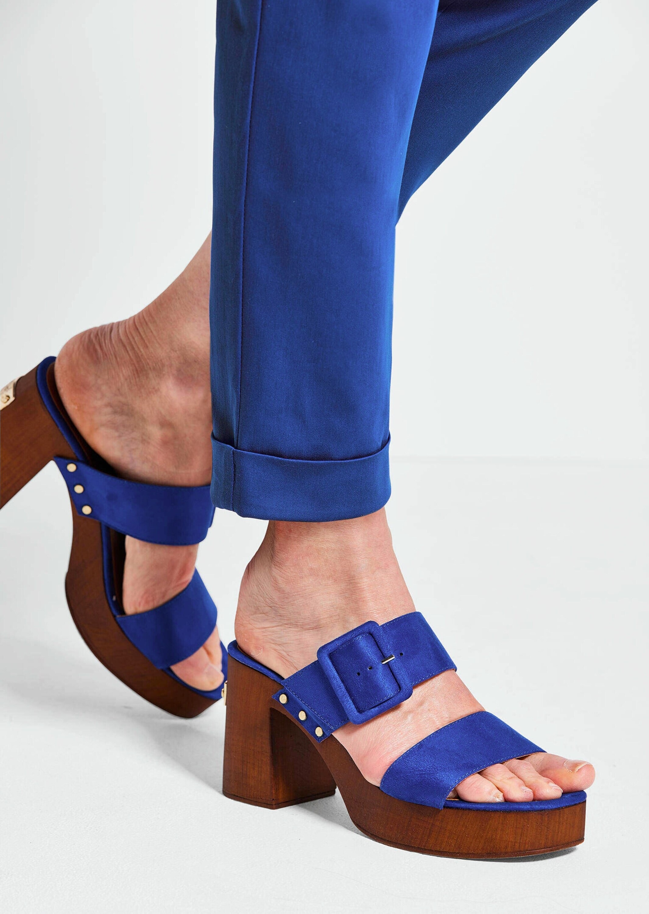 GOLDNER Stoffhose »Kurzgröße Elegante Hose LOUISA mit Glanz«