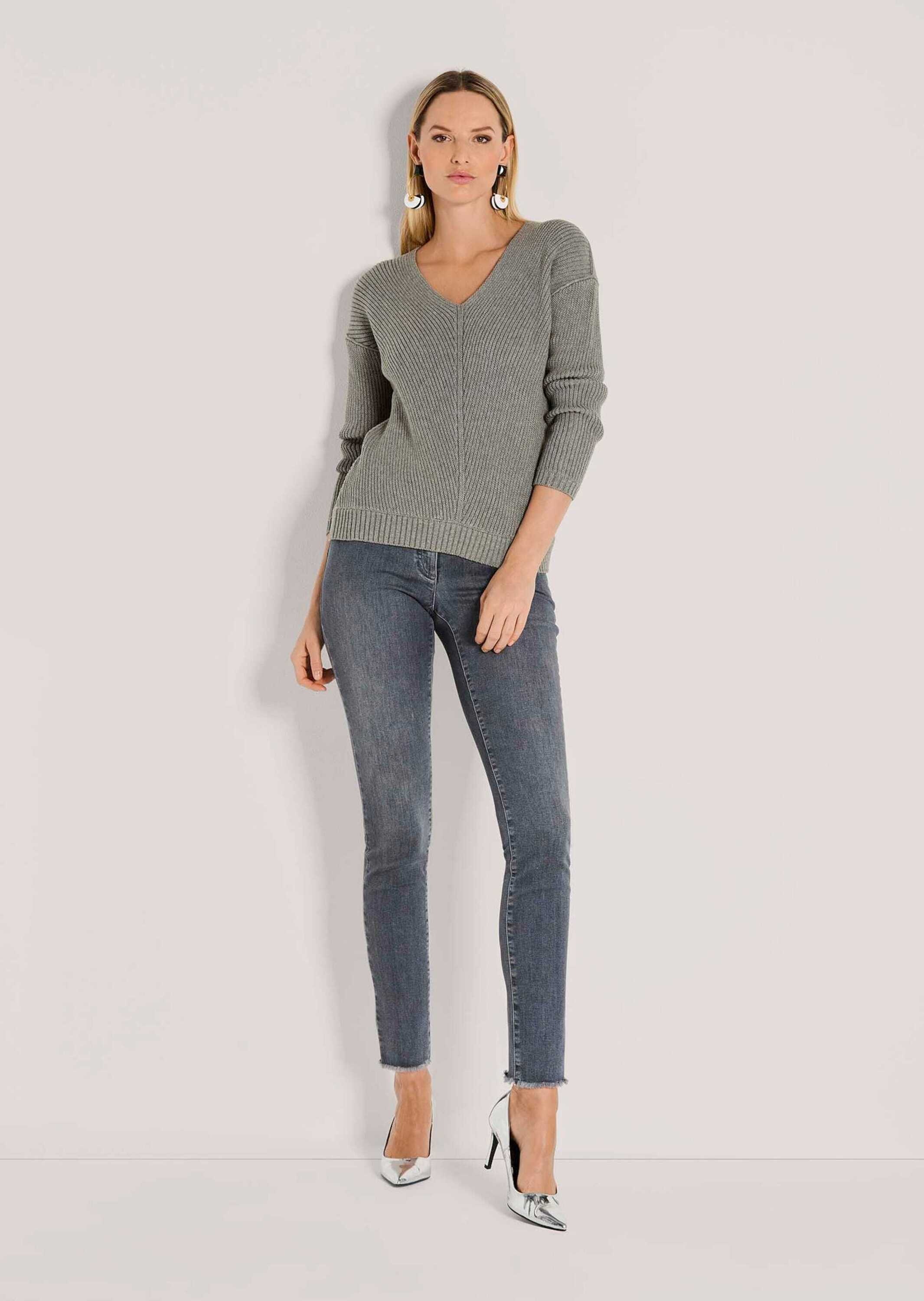 MADELEINE Longpullover »Pullover Langarm-Pullover mit V-Ausschnitt« Markante Rippstruktur