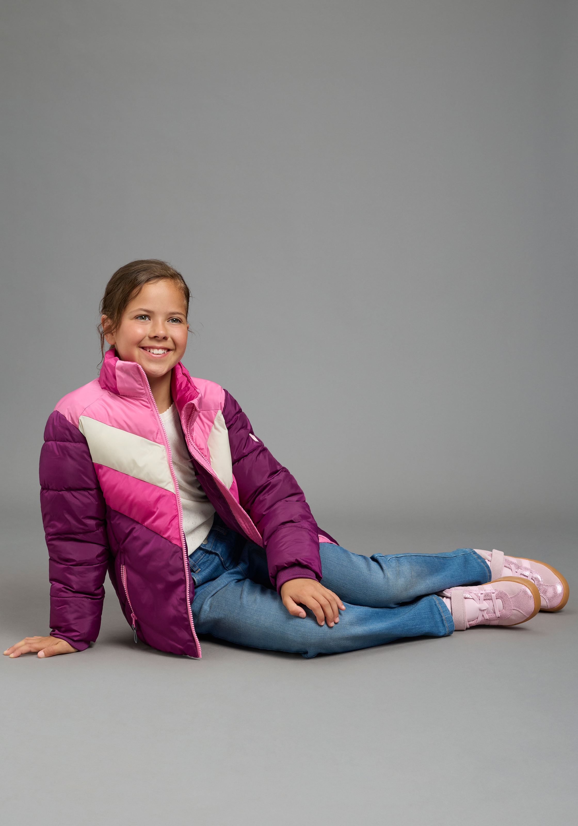 Scout Winterjacke »Gesteppte Jacke, Colorblocking - NEU von SCOUT« mit Kapuze Warme Steppjacke mit Kontrasteinsätzen, Fleecefutter