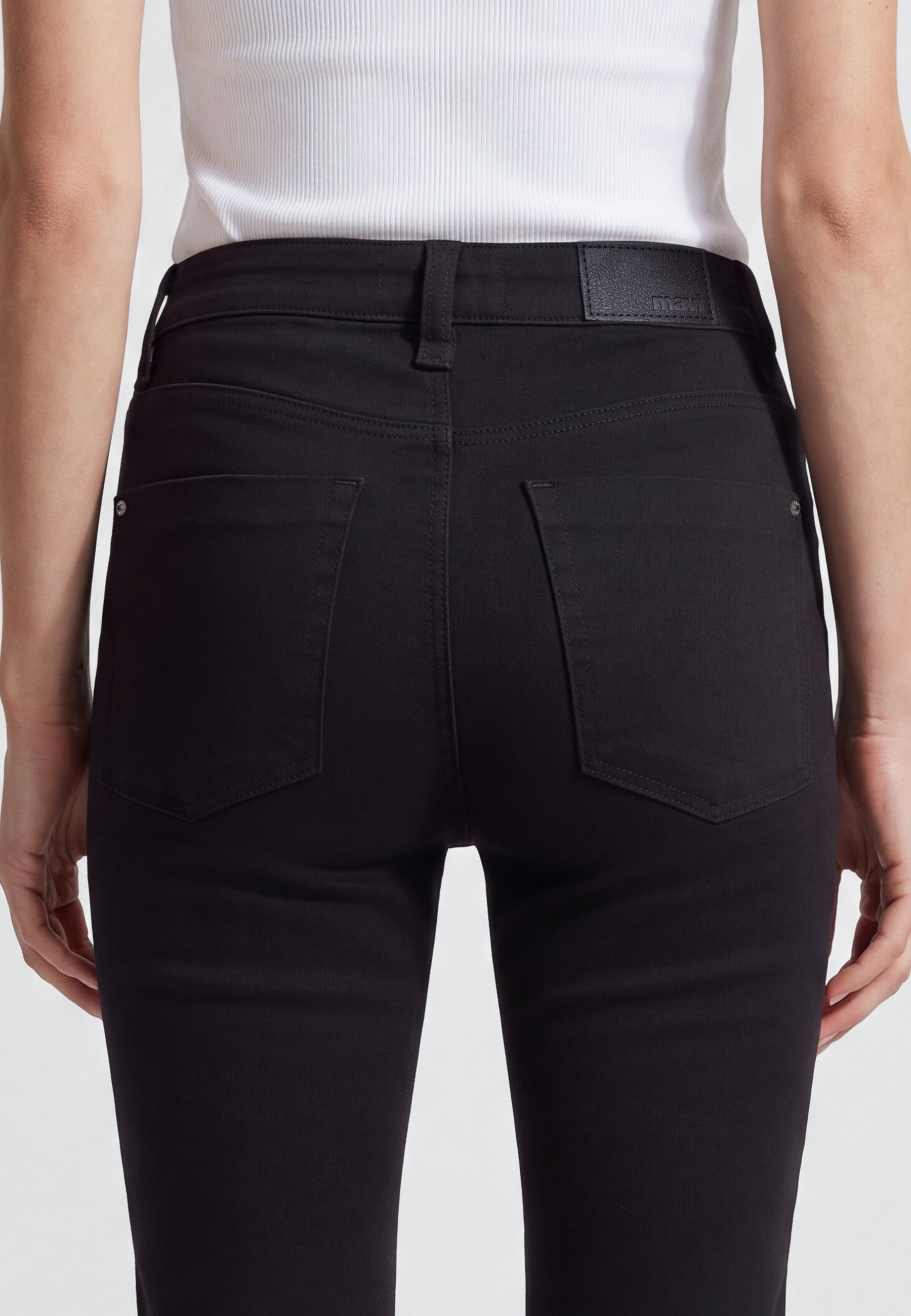 Mavi Straight-Jeans »KENDRA« gerde Form