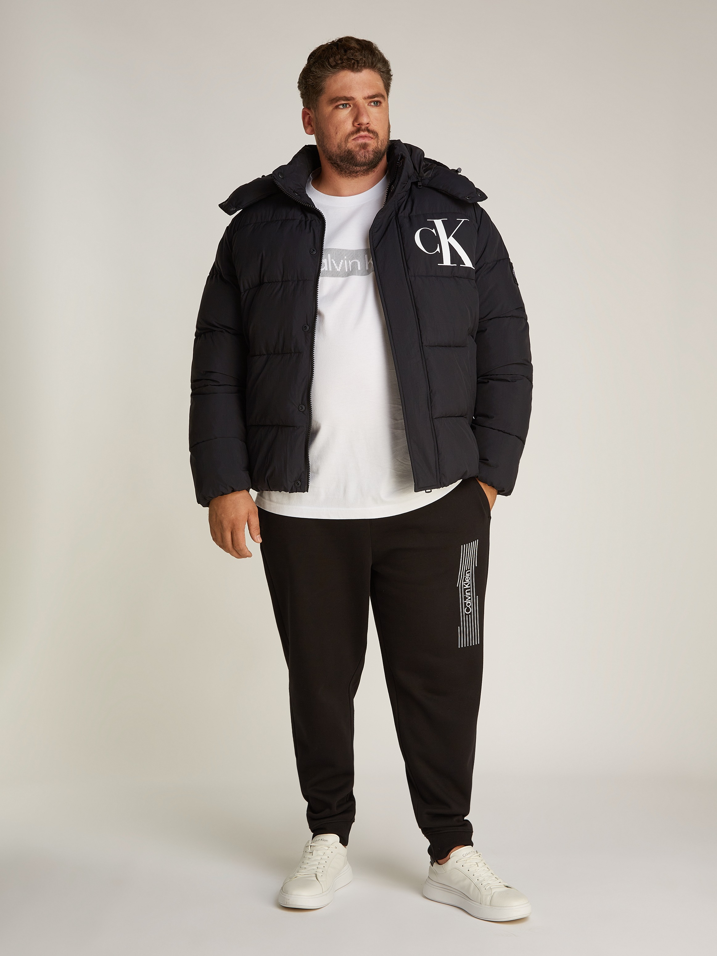 Calvin KLEIN Džinsai Plus Striukė »Plus Essentials Non Down Striukė  su gobtuvas in dydžiai dydžiai su Logoprägung